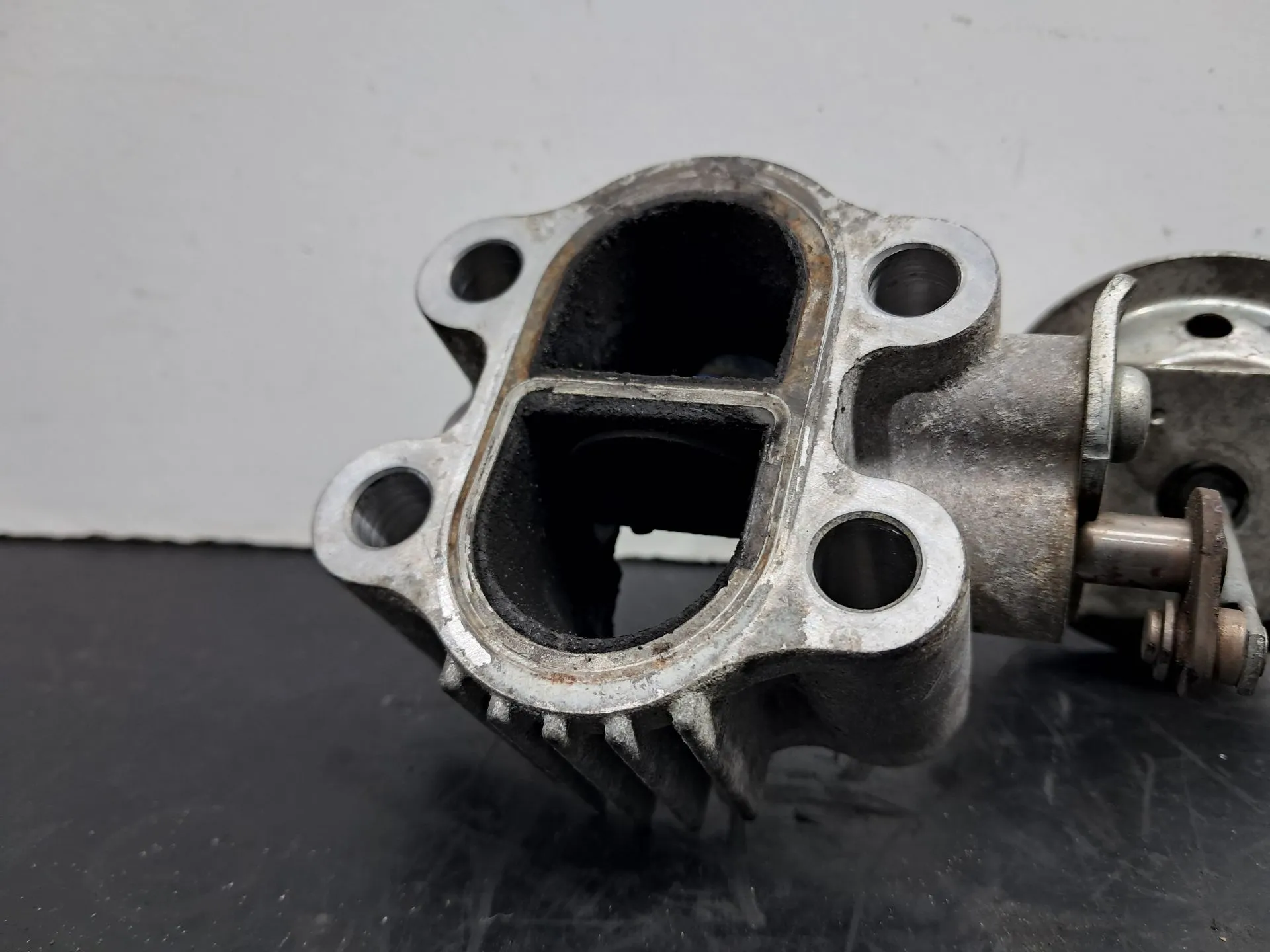 Valve EGR TOYOTA Avensis Sedan (_T27_) Imagem-3
