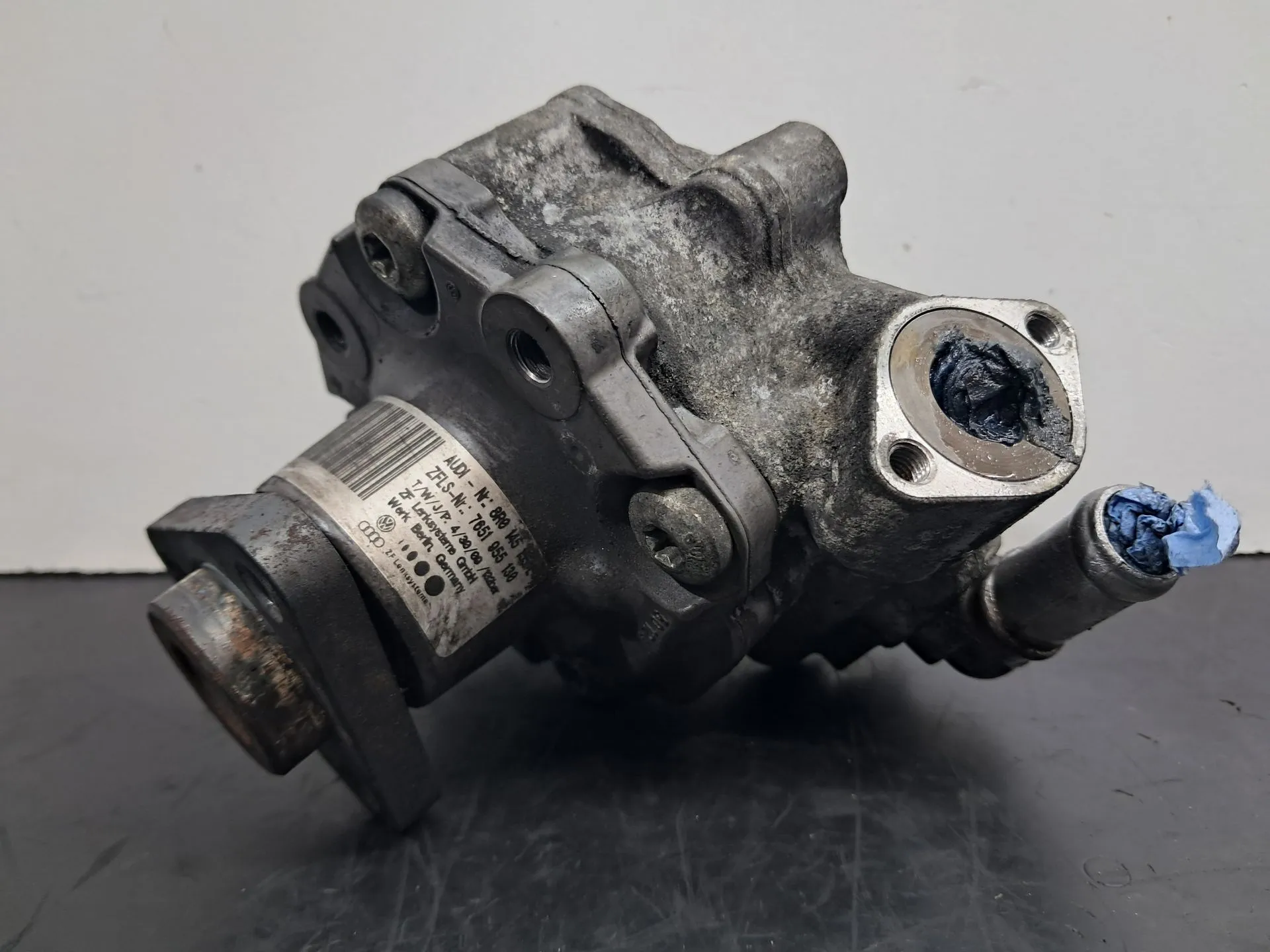 Steering pump AUDI Q5 (8R)