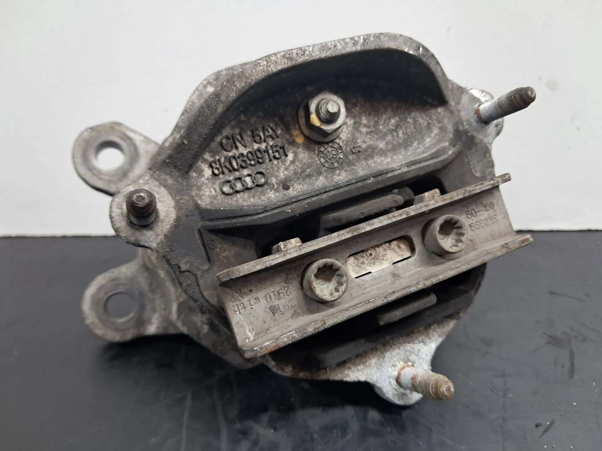 Box Support AUDI Q5 (8R)