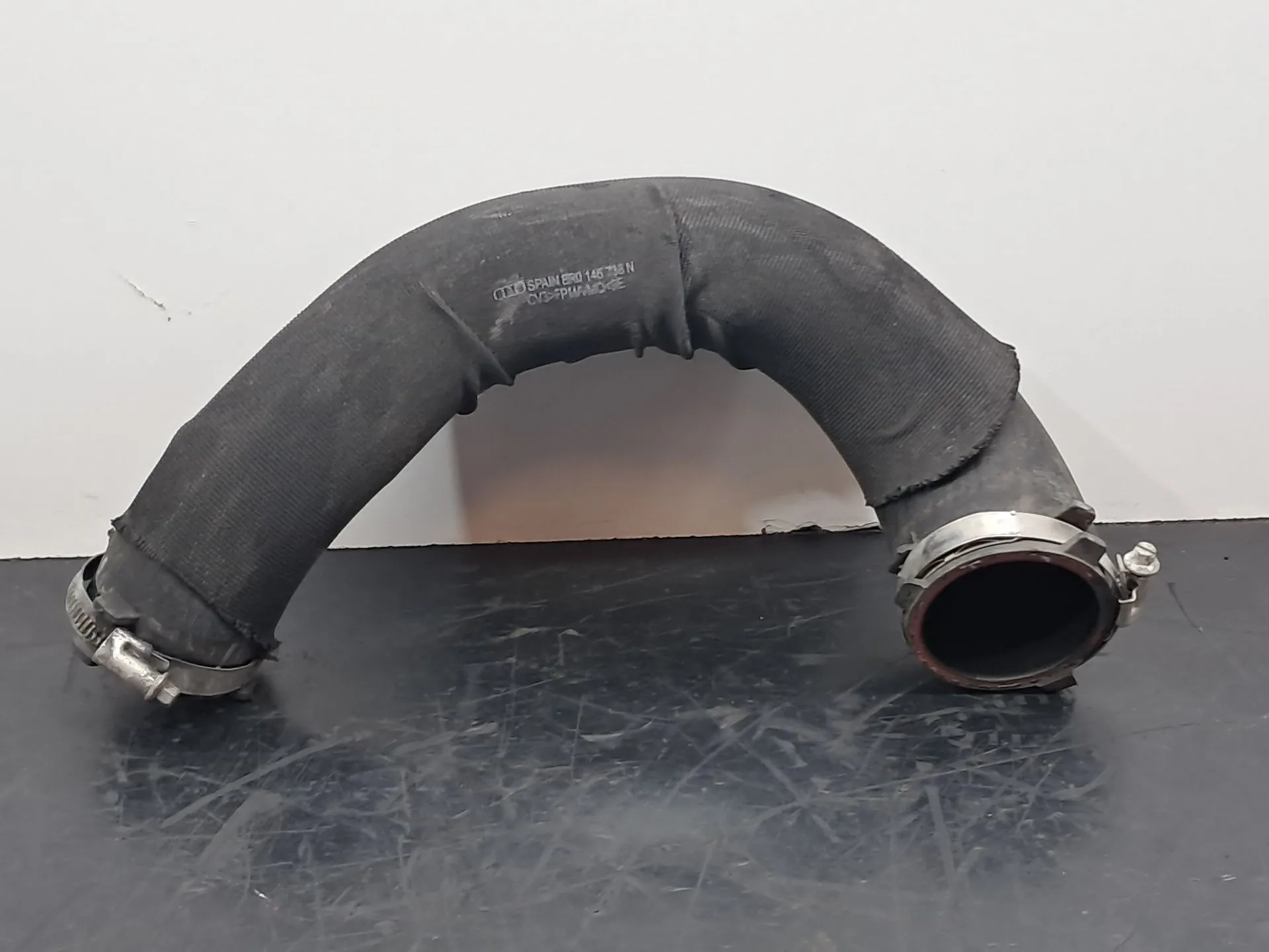 Intercooler pipe AUDI Q5 (8R)