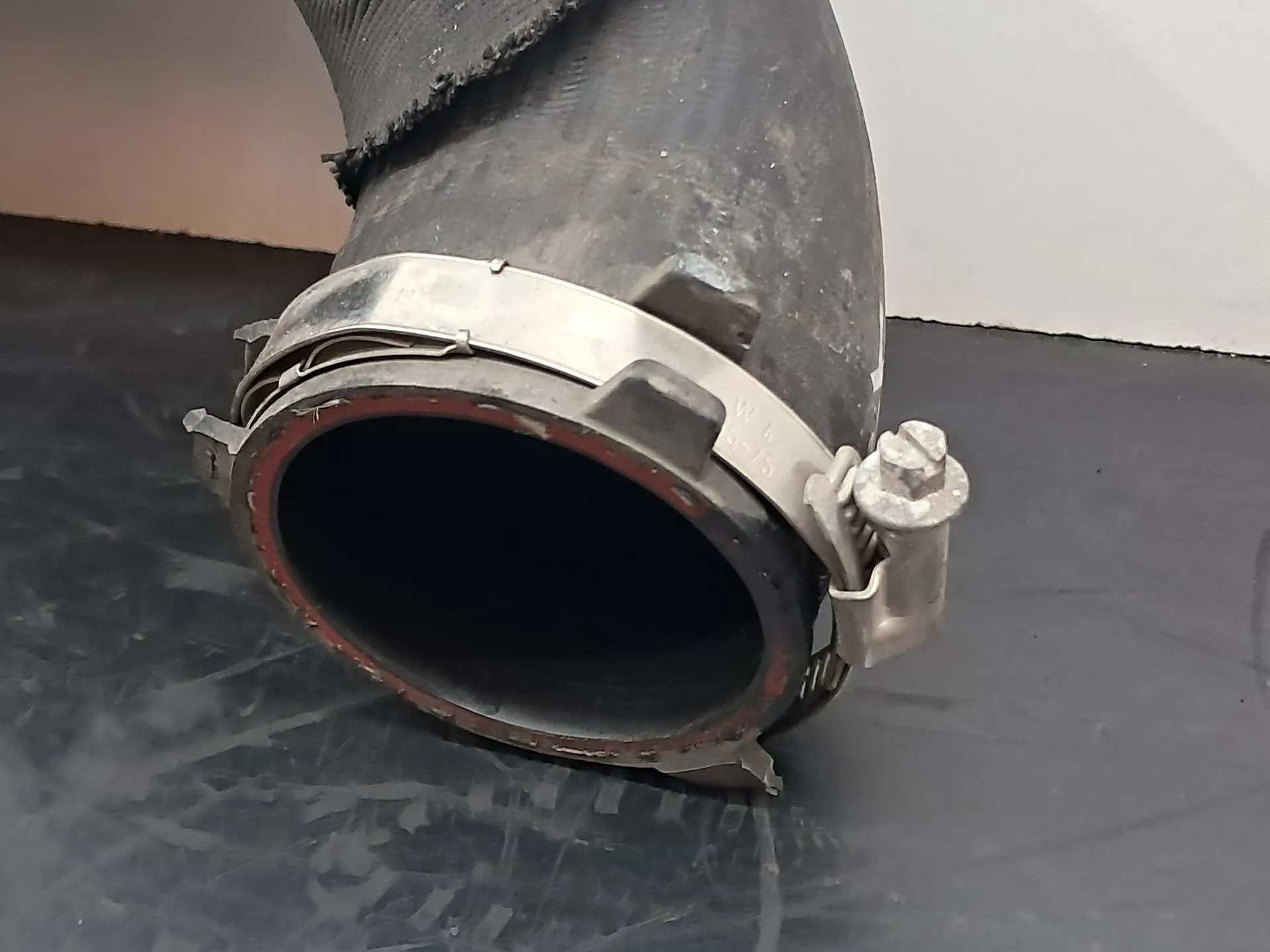 Tubo do intercooler AUDI Q5 (8R) Imagem-1
