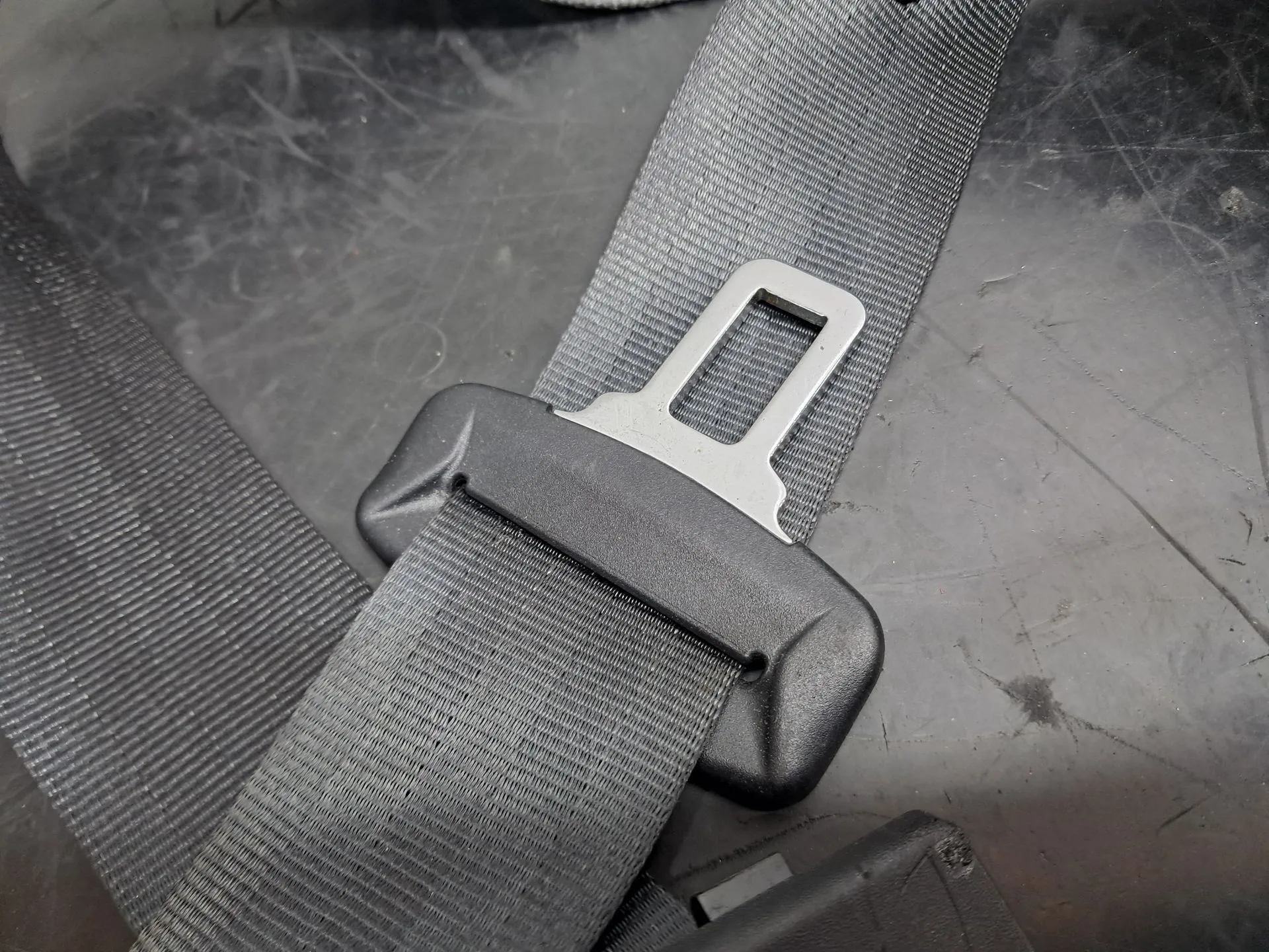 Cinto trás esquerdo DACIA Duster (HM_) Imagem-2