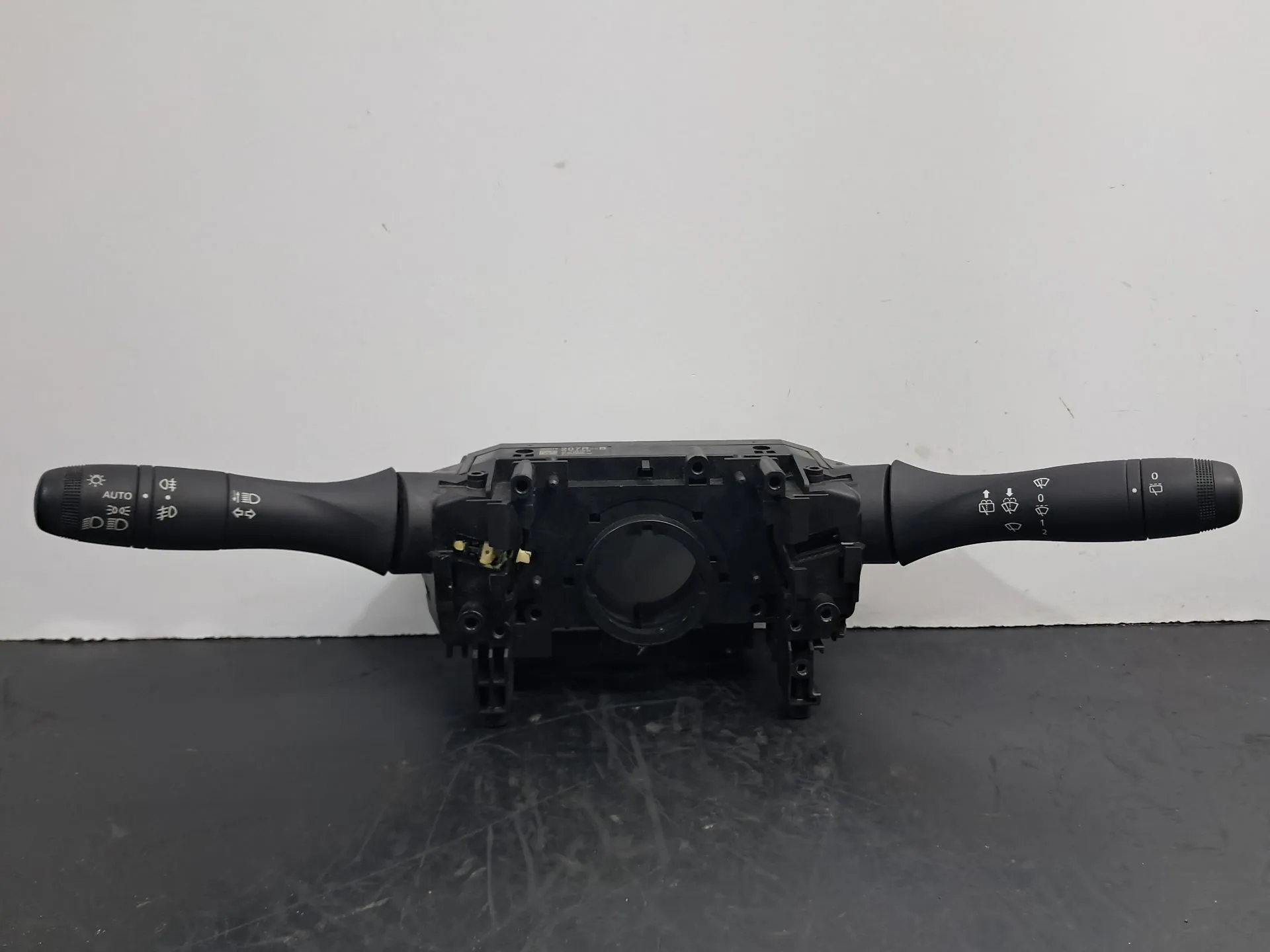 Conjunto / manetes de luzes e limpa vidros DACIA Duster (HM_)