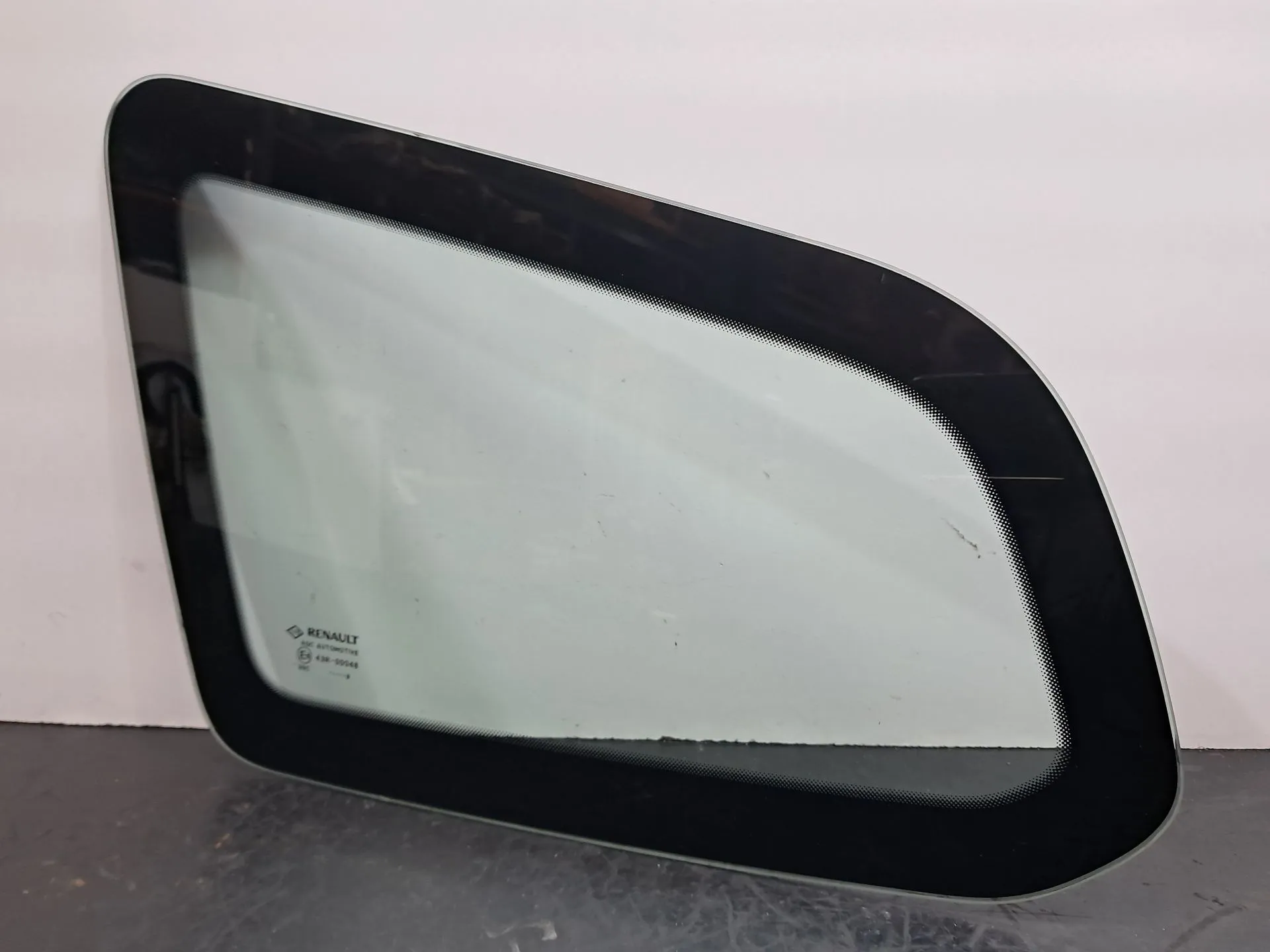 Vidro do painel trás esquerdo DACIA Duster (HM_)