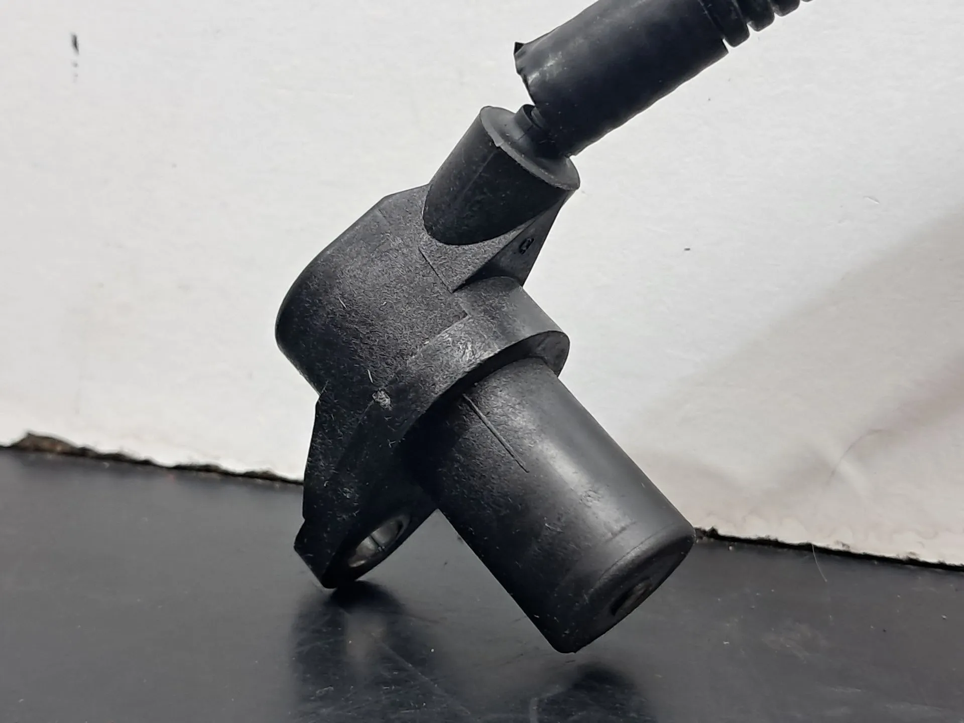 Sensor da cambota / sensor de rotação / sensor de velocidade HYUNDAI ix35 (LM, EL, ELH) Imagem-1