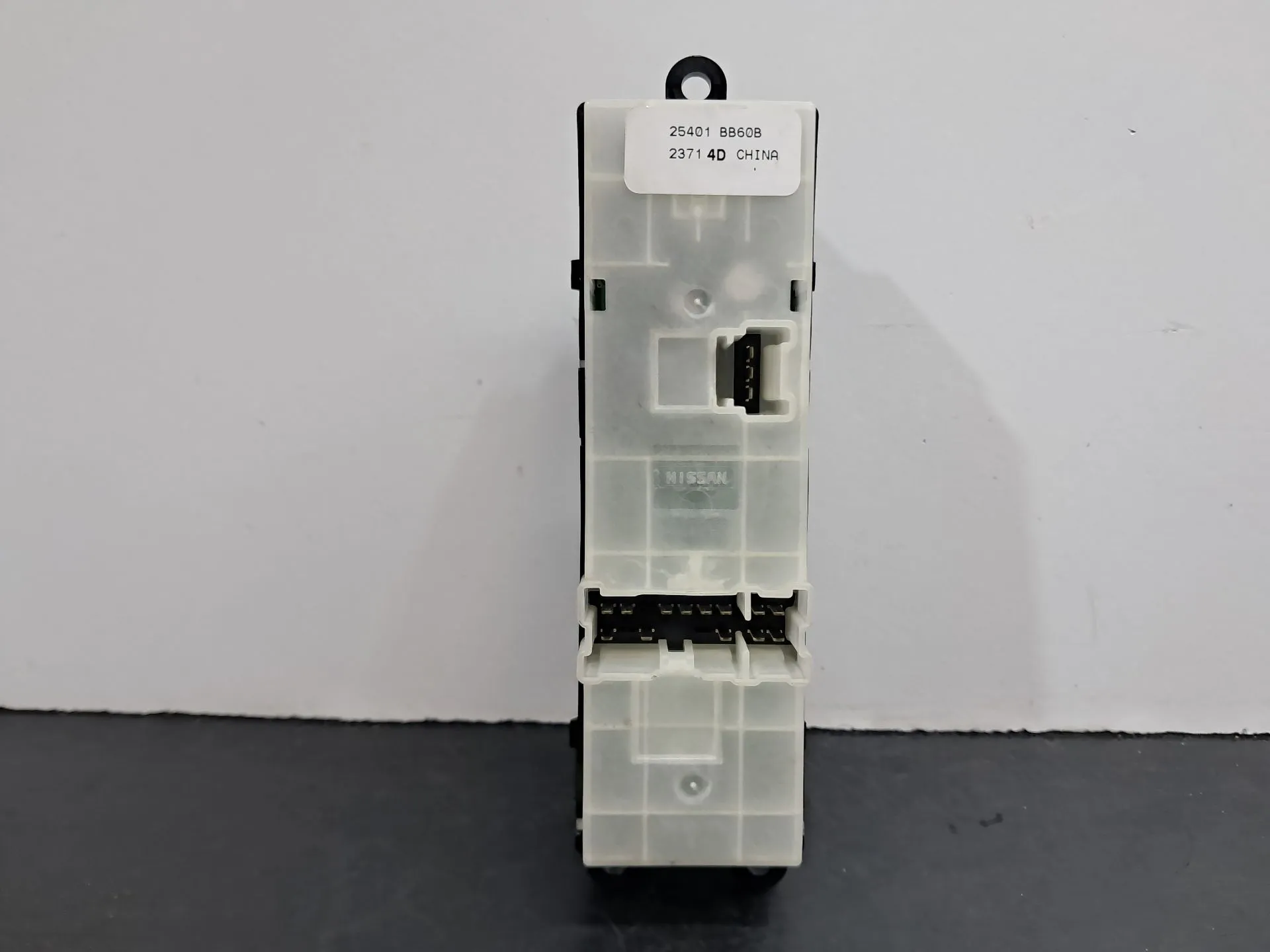 Left Front window control NISSAN Qashqai/Qashqai+2 I (J10, JJ10) Imagem-3