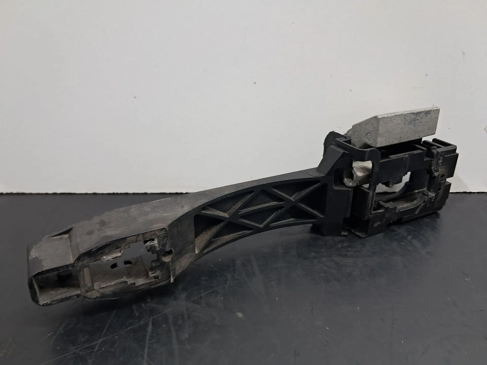 Left front door handle support NISSAN Qashqai/Qashqai+2 I (J10, JJ10)