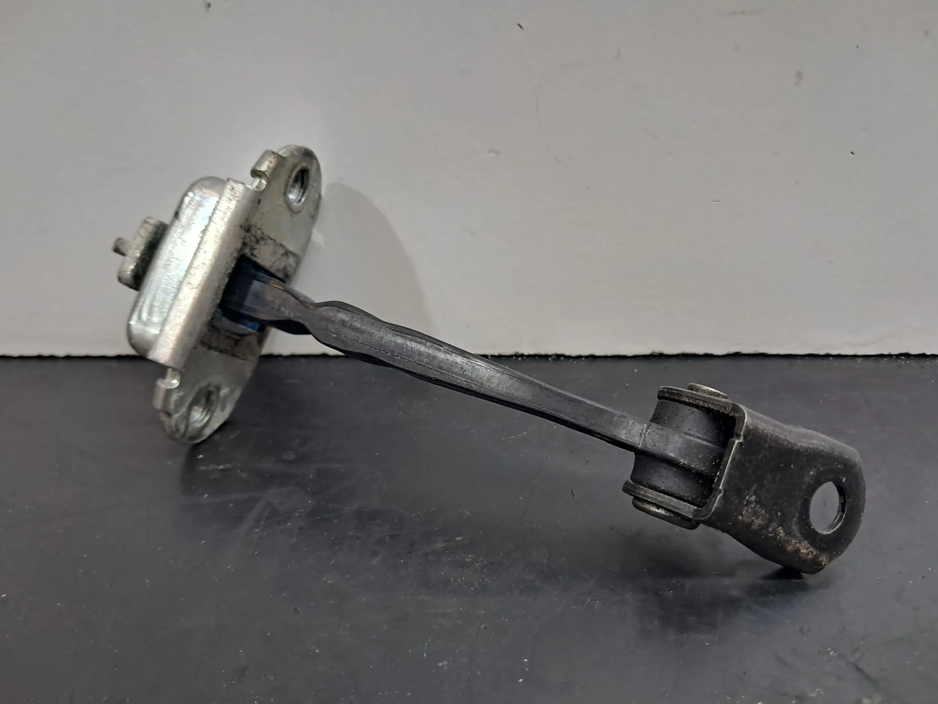 Left front Door limiter  NISSAN Qashqai/Qashqai+2 I (J10, JJ10)