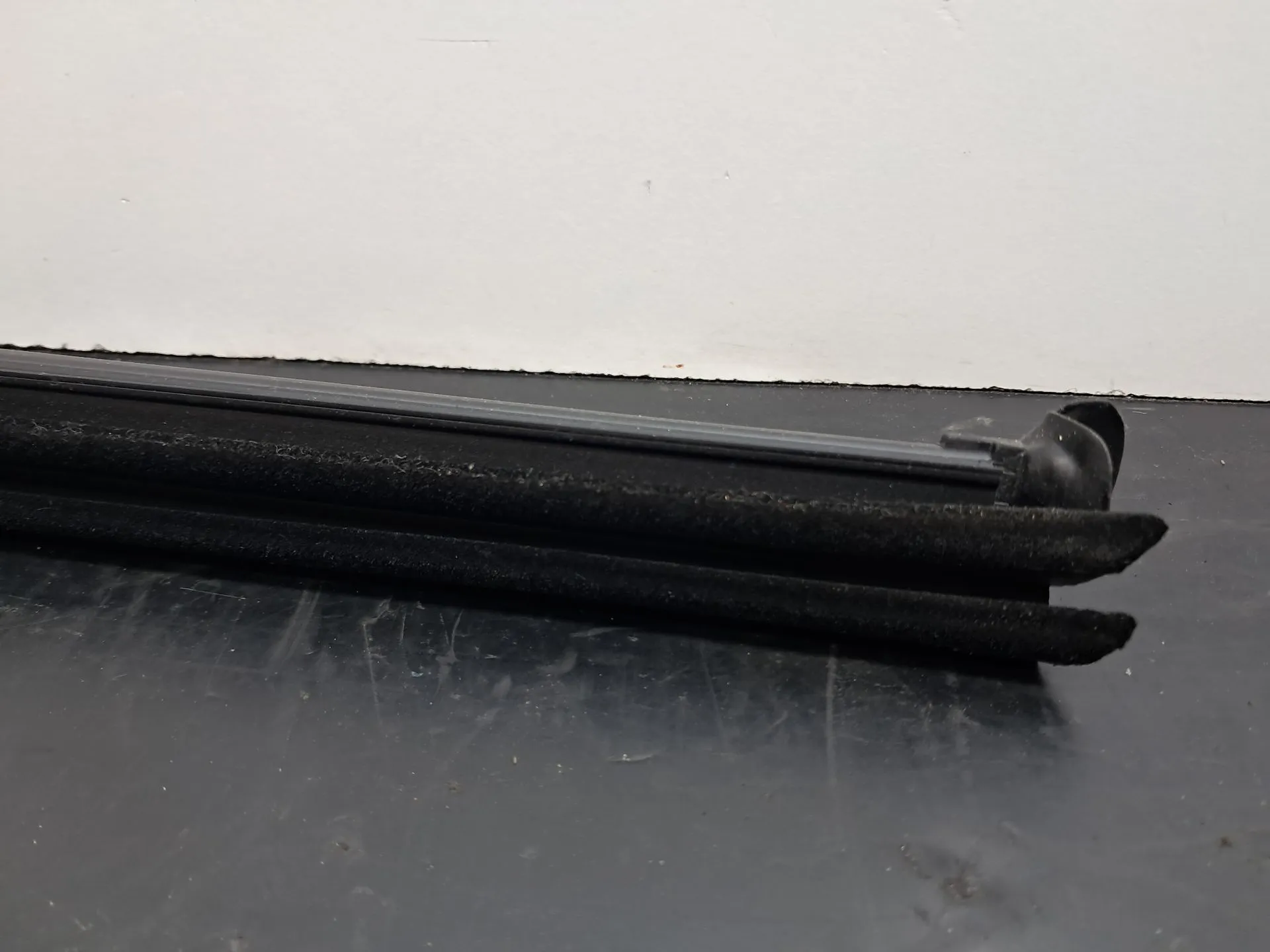 Raspador Vidrio de Puerta Trasera Derecha VOLKSWAGEN Tiguan (AD1, AX1) Imagem-7
