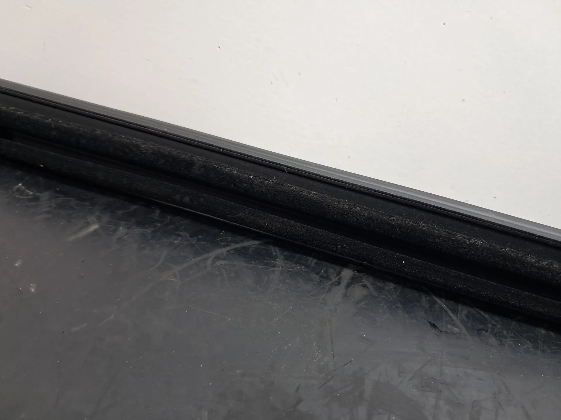 Raspador Vidrio de Puerta Trasera Derecha VOLKSWAGEN Tiguan (AD1, AX1) Imagem-9