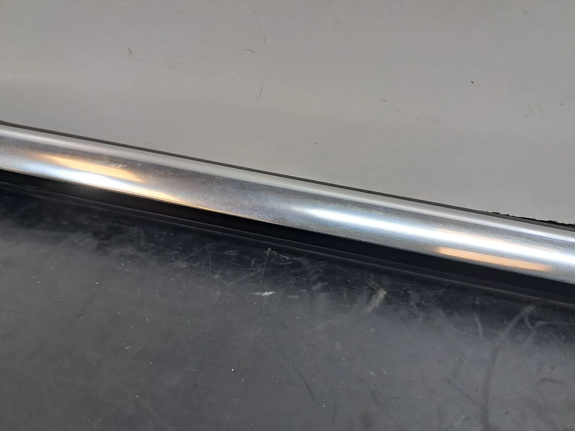 Raspador Vidrio de Puerta Trasera Derecha VOLKSWAGEN Tiguan (AD1, AX1) Imagem-4