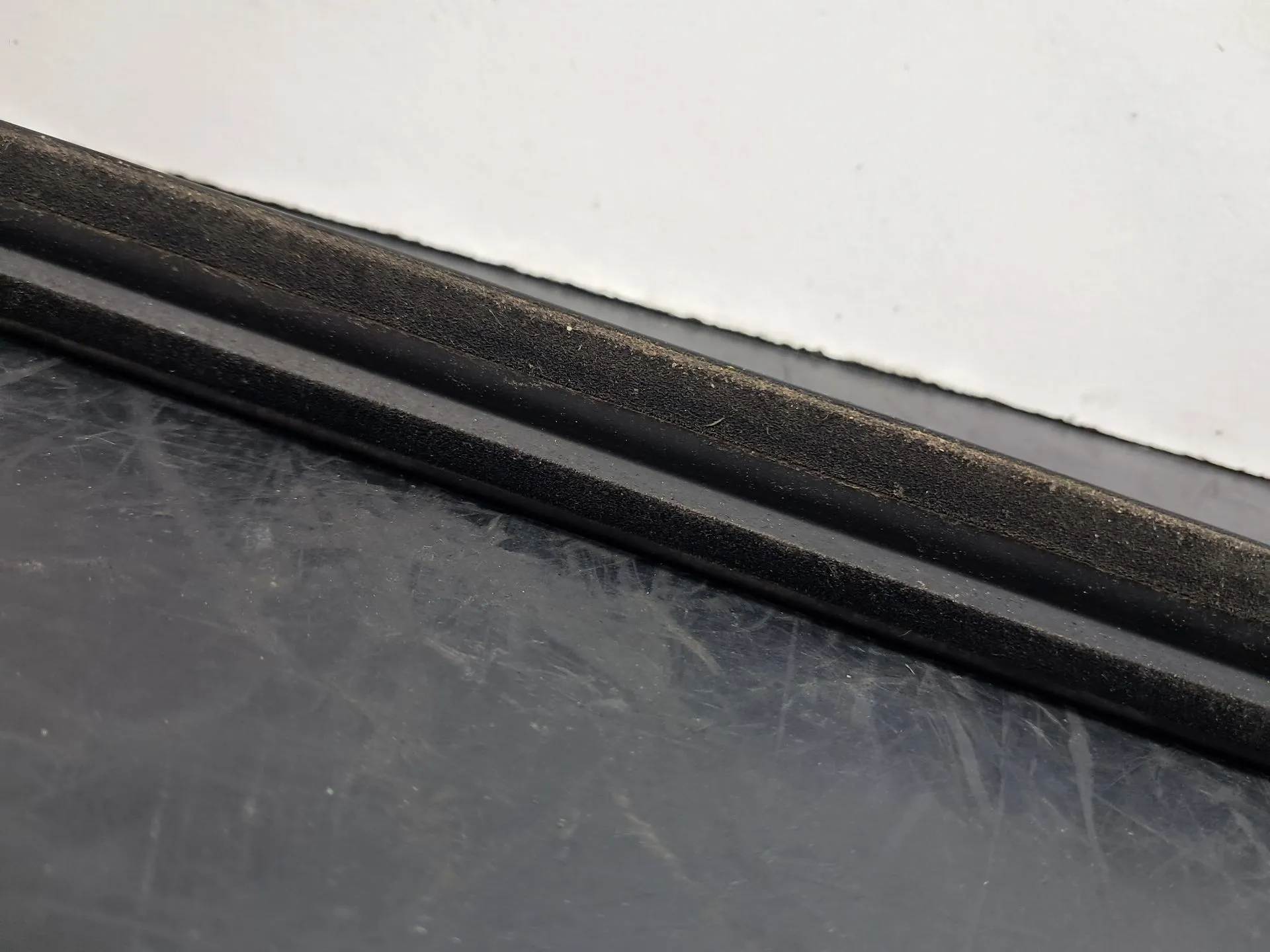 Raspador Vidrio de Puerta Trasera Derecha VOLKSWAGEN Tiguan (AD1, AX1) Imagem-11