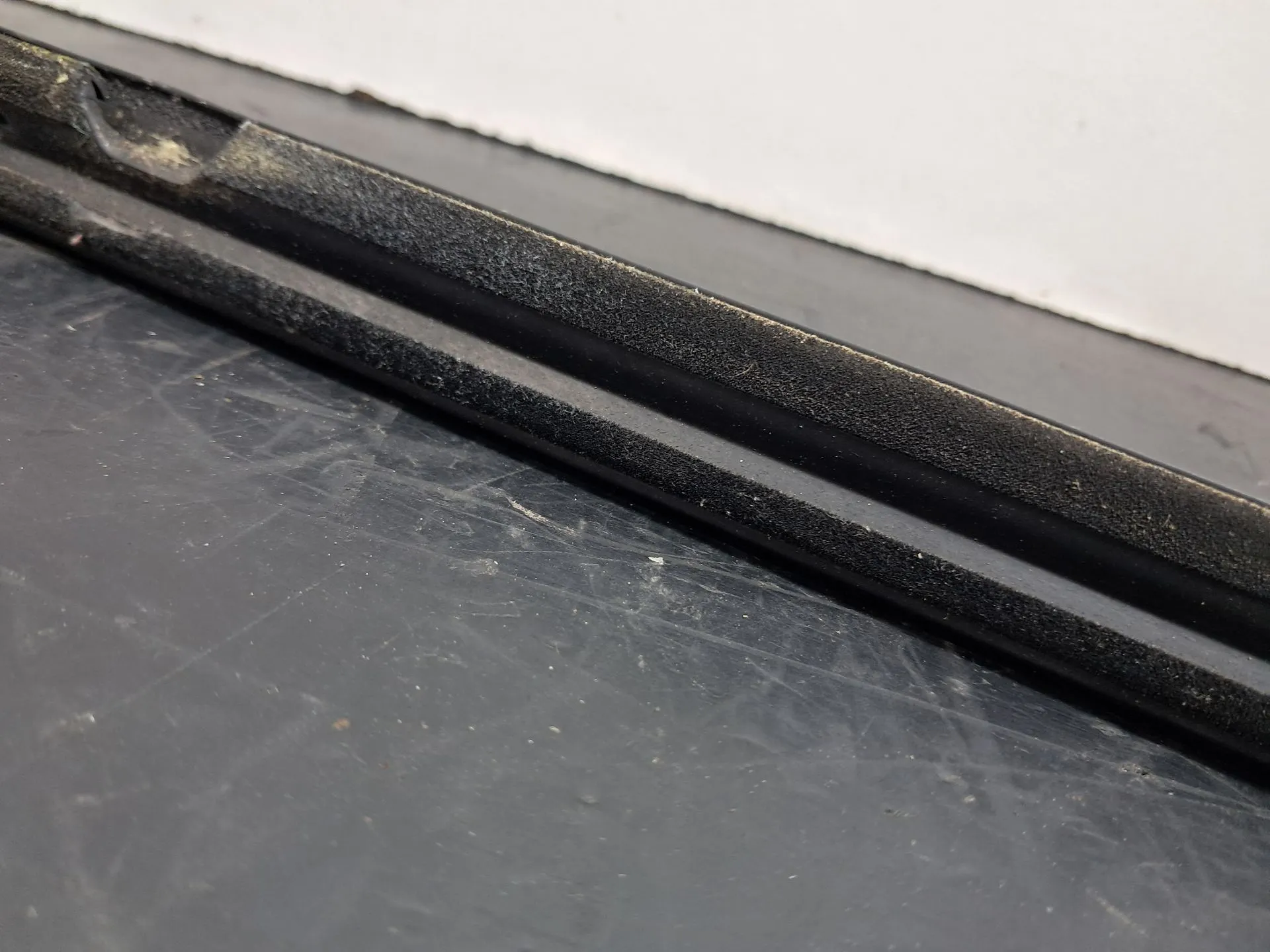 Raspador Vidrio de Puerta Trasera Derecha VOLKSWAGEN Tiguan (AD1, AX1) Imagem-9