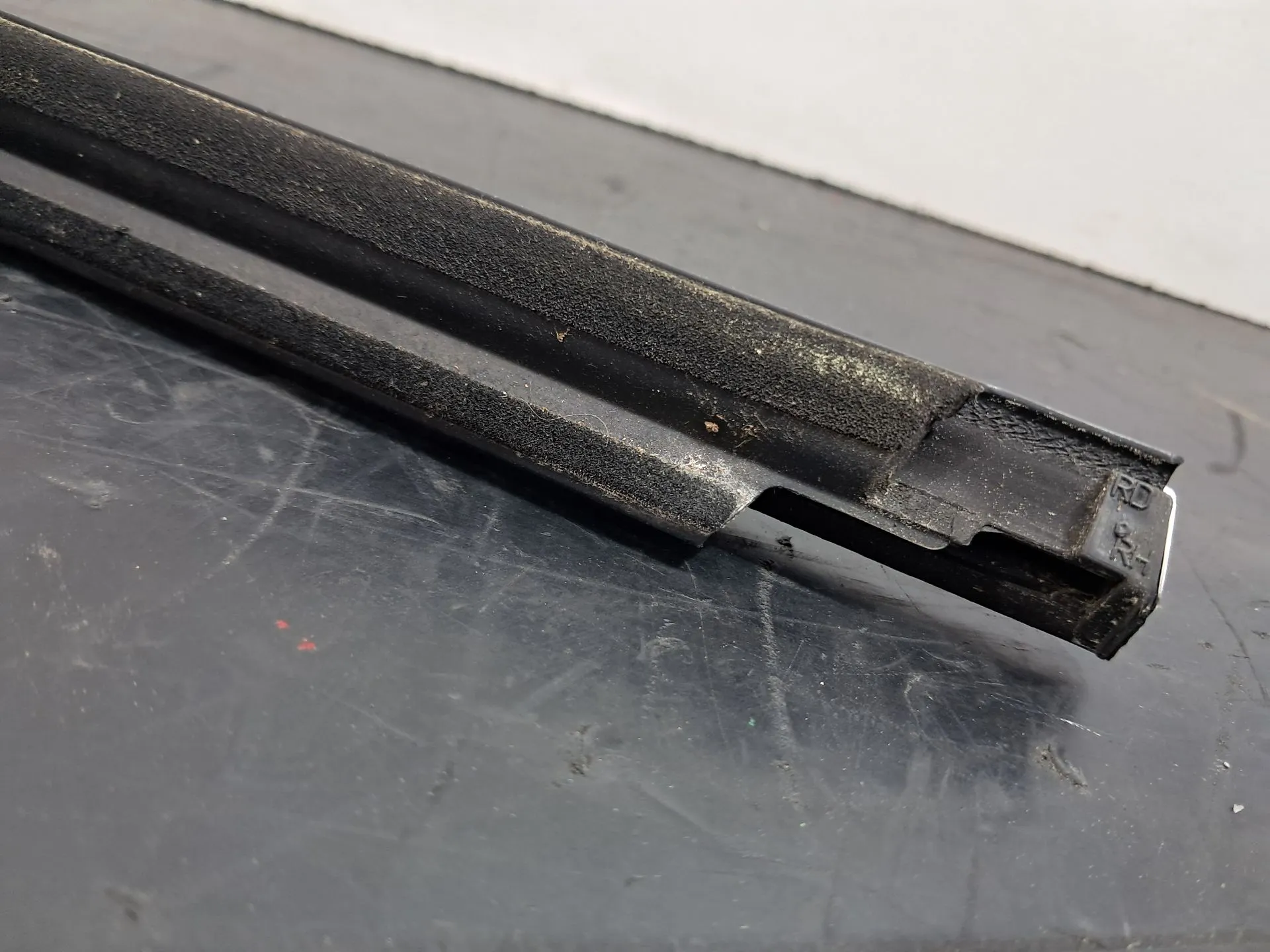 Raspador Vidrio de Puerta Trasera Derecha VOLKSWAGEN Tiguan (AD1, AX1) Imagem-8