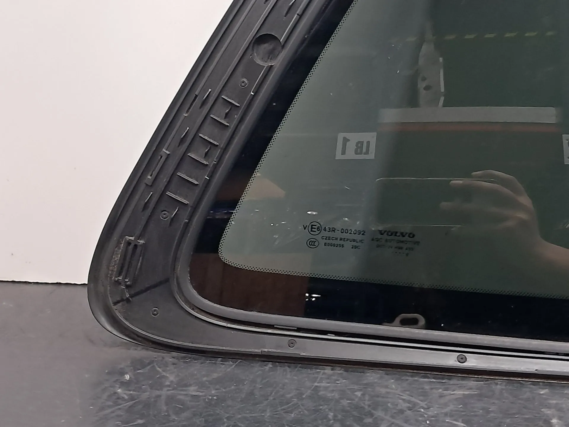 Vidrio del panel Trasero Derecho VOLVO XC90 II Imagem-1