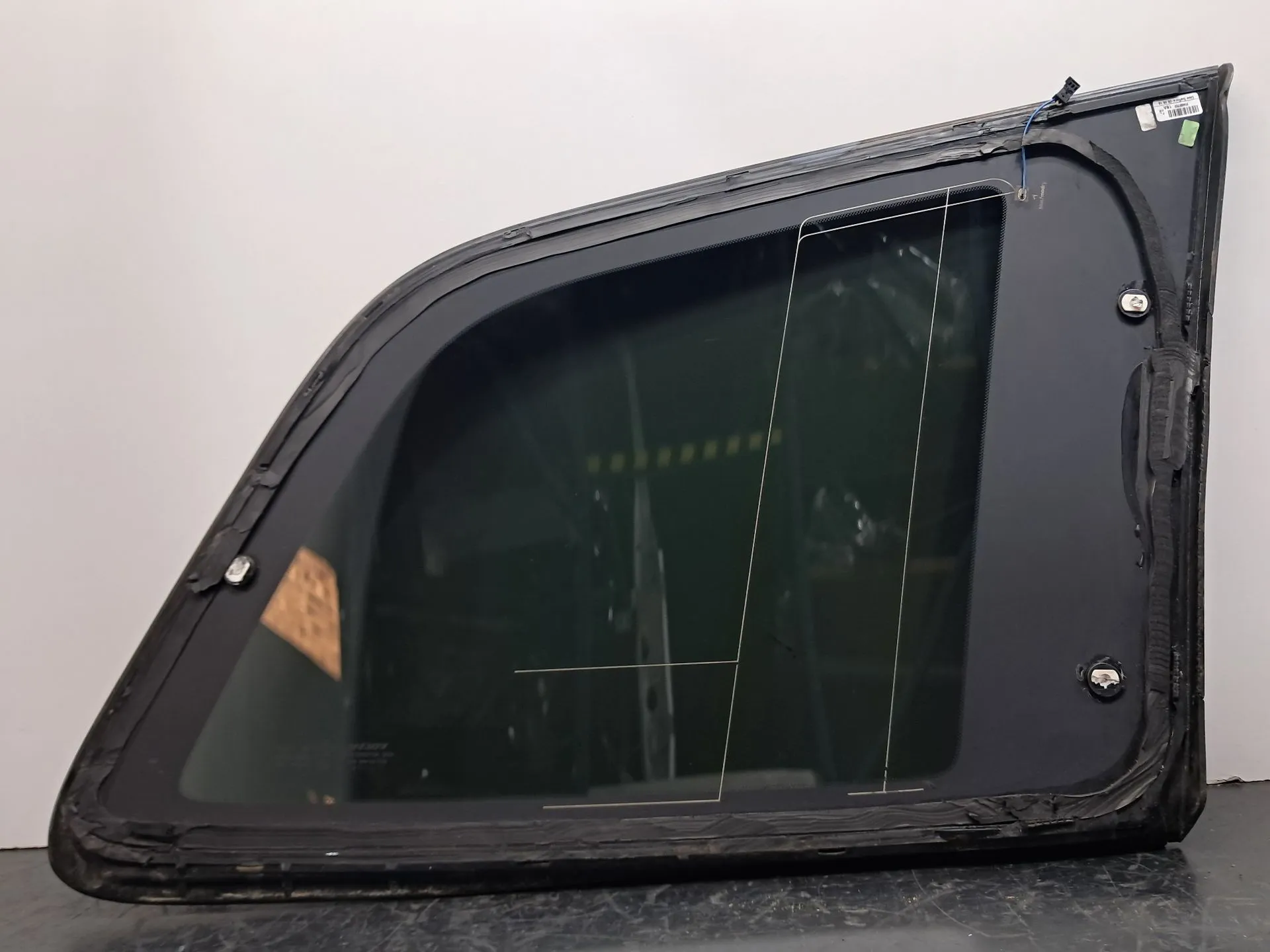 Vidrio del panel Trasero Izquierdo VOLVO XC90 II Imagem-1