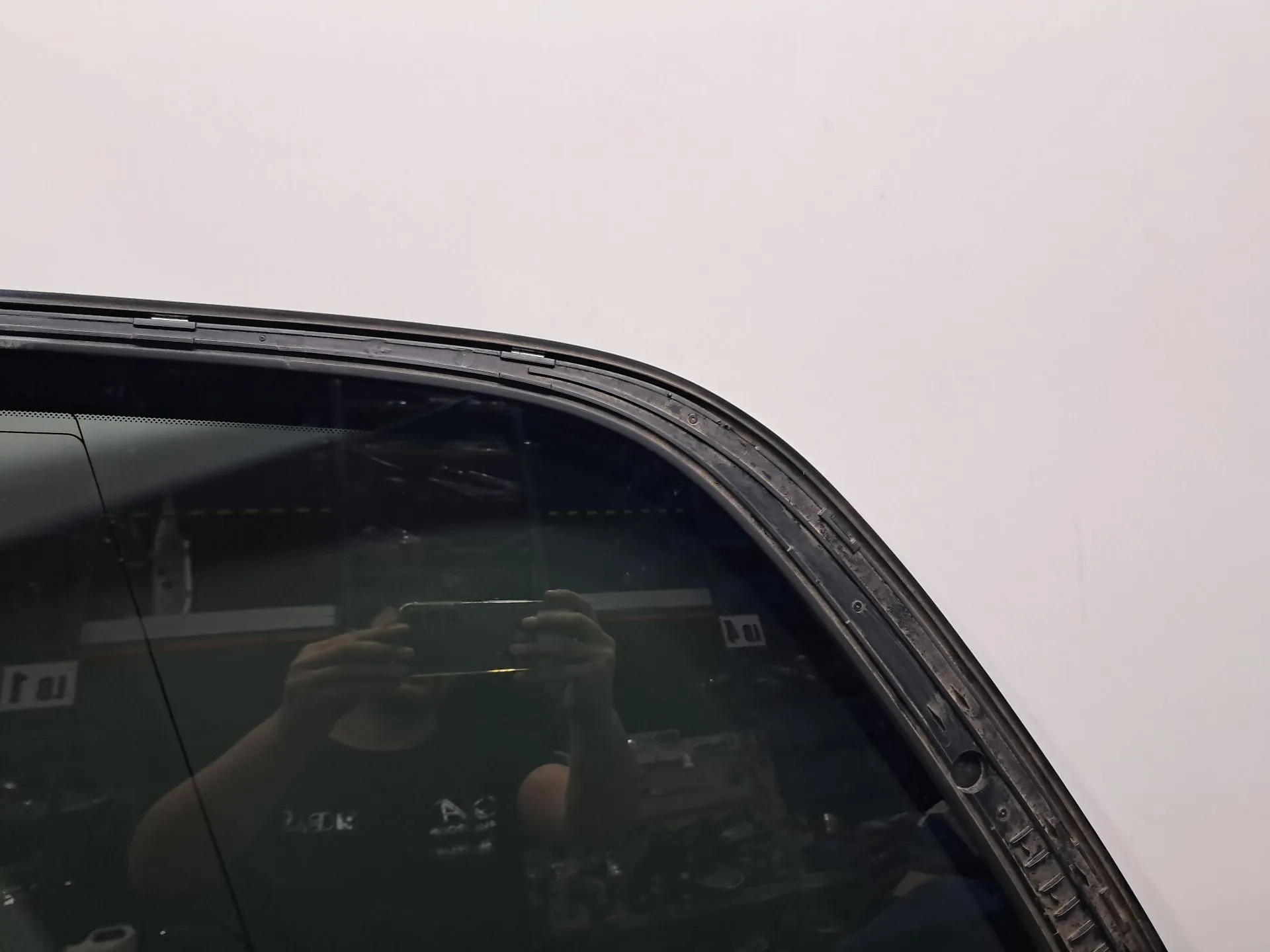 Vidrio del panel Trasero Izquierdo VOLVO XC90 II Imagem-4