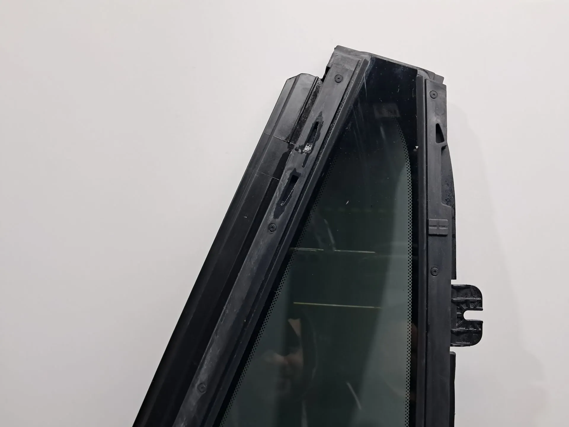 Vidrio triangular puerta Trasero Izquierdo VOLVO XC90 II Imagem-3