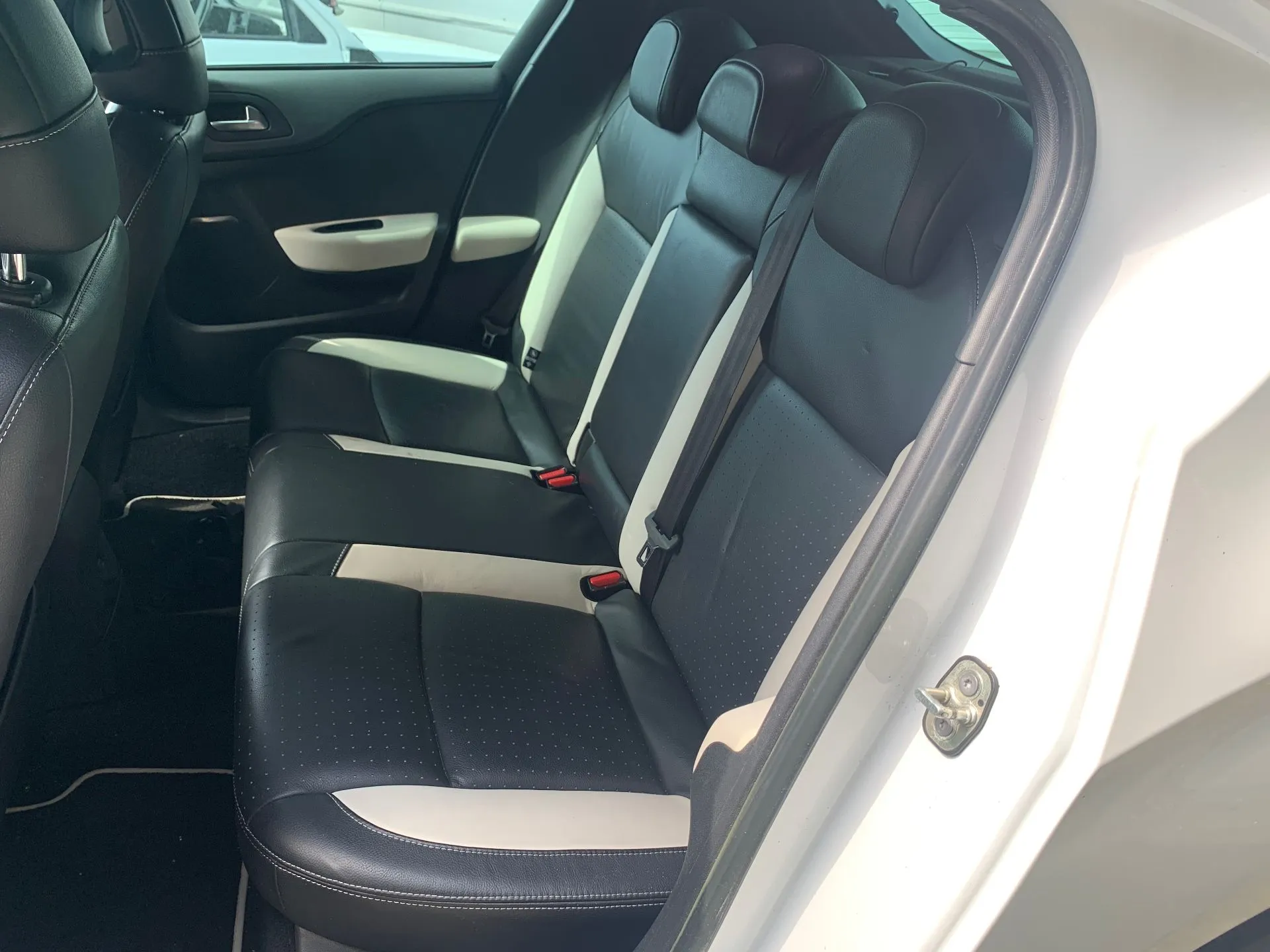 Conjunto de bancos CITROËN DS4 (NX_) Imagem-1