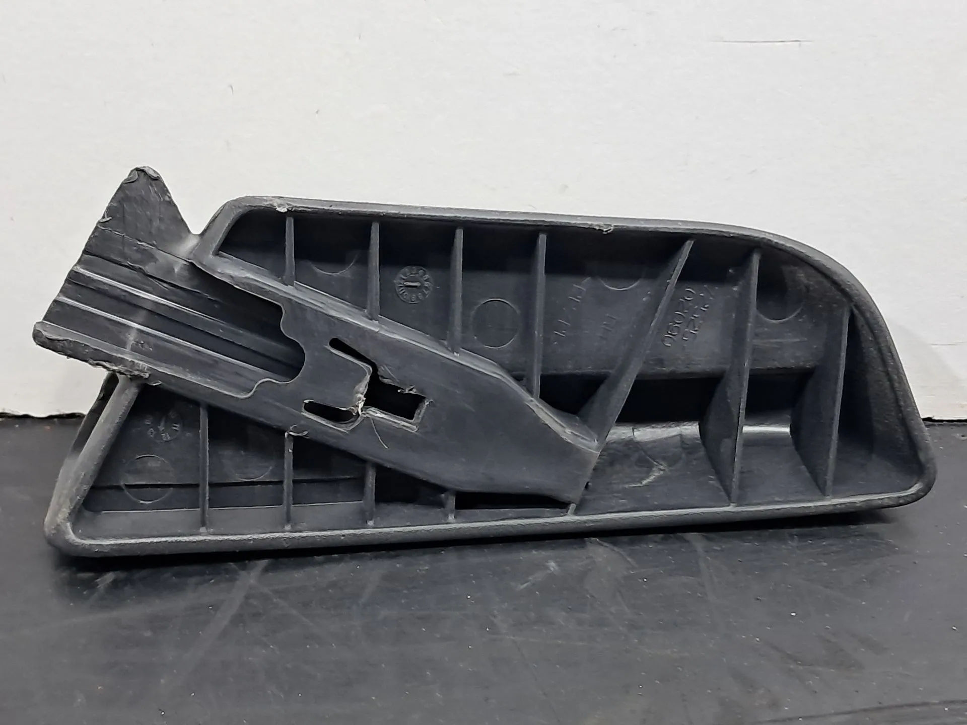 Generic Plastic Part TOYOTA Verso (_R2_) Imagem-2