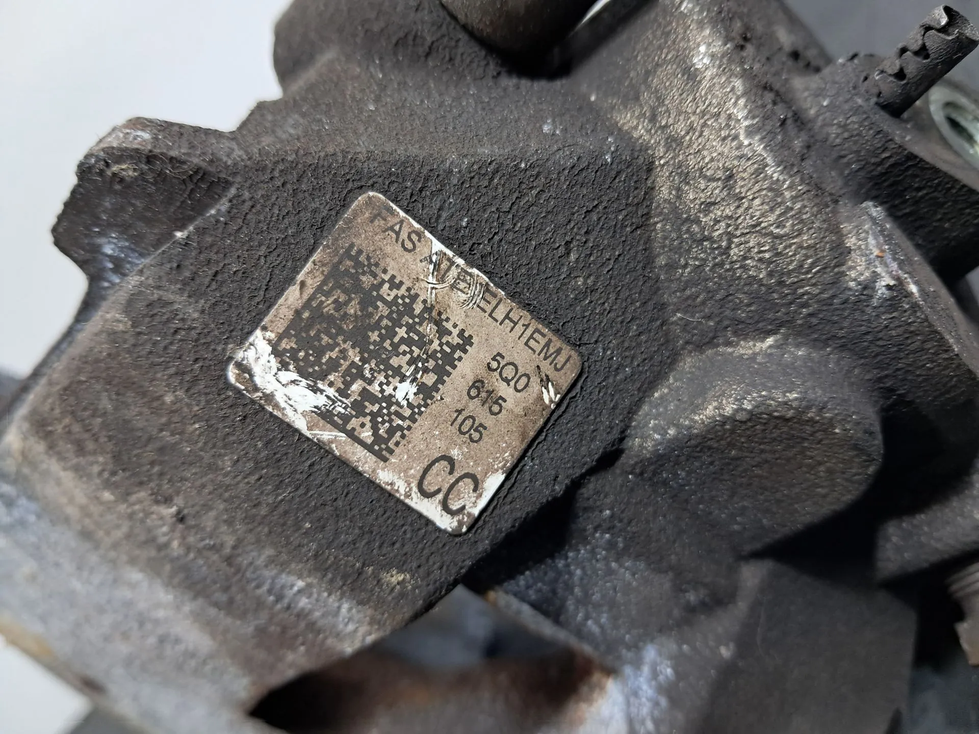 Pinza de freno Delantero Izquierdo VOLKSWAGEN Golf VII (5G1, BQ1, BE1, BE2) Imagem-5