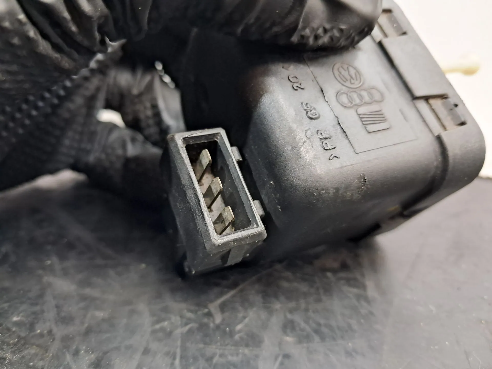Moteur de réglage du niveau des phares VOLKSWAGEN Polo Classic (6V2) Imagem-2
