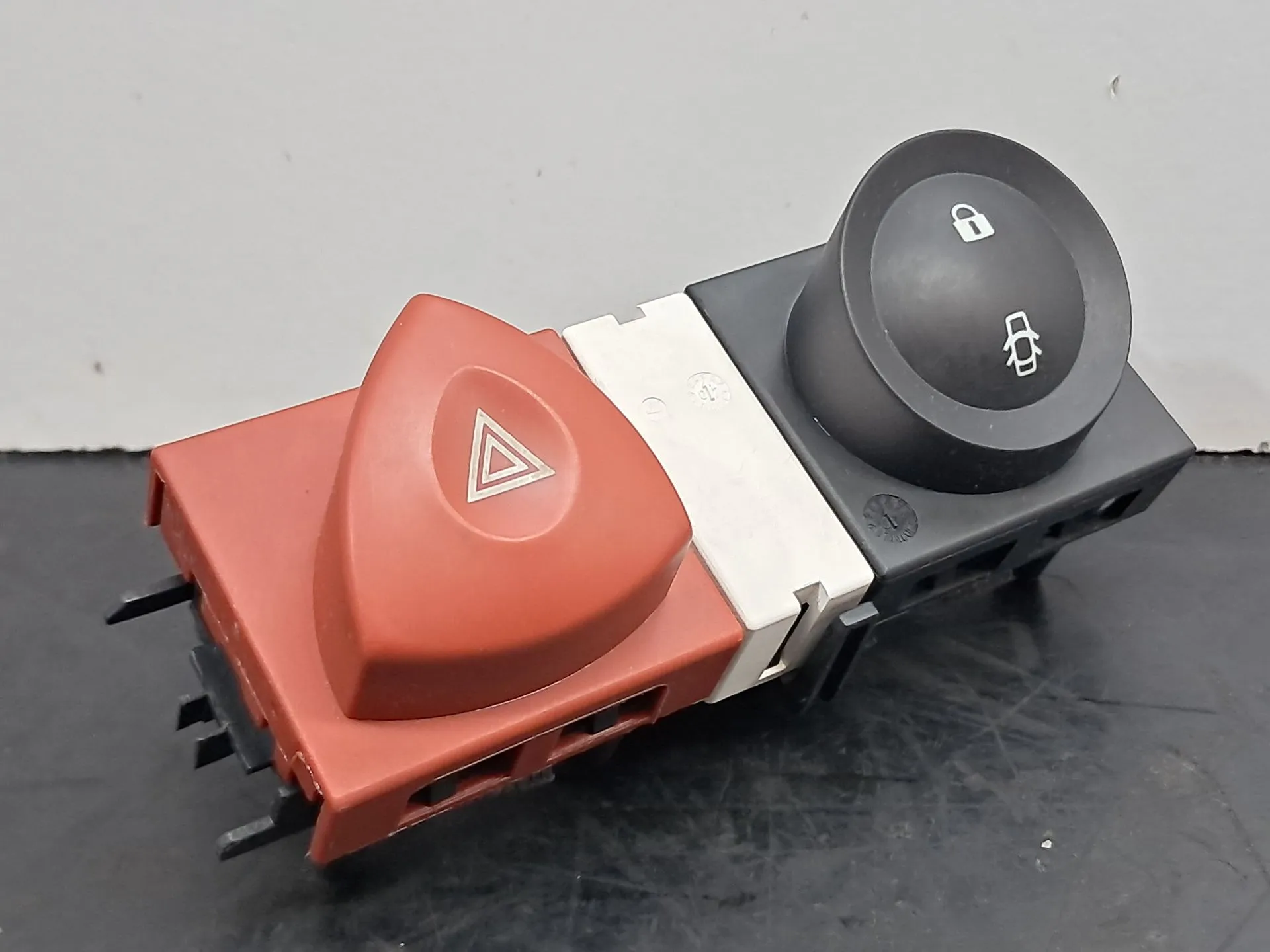 Botão / interruptor 4 piscas RENAULT Megane II (BM0/1_, CM0/1_)