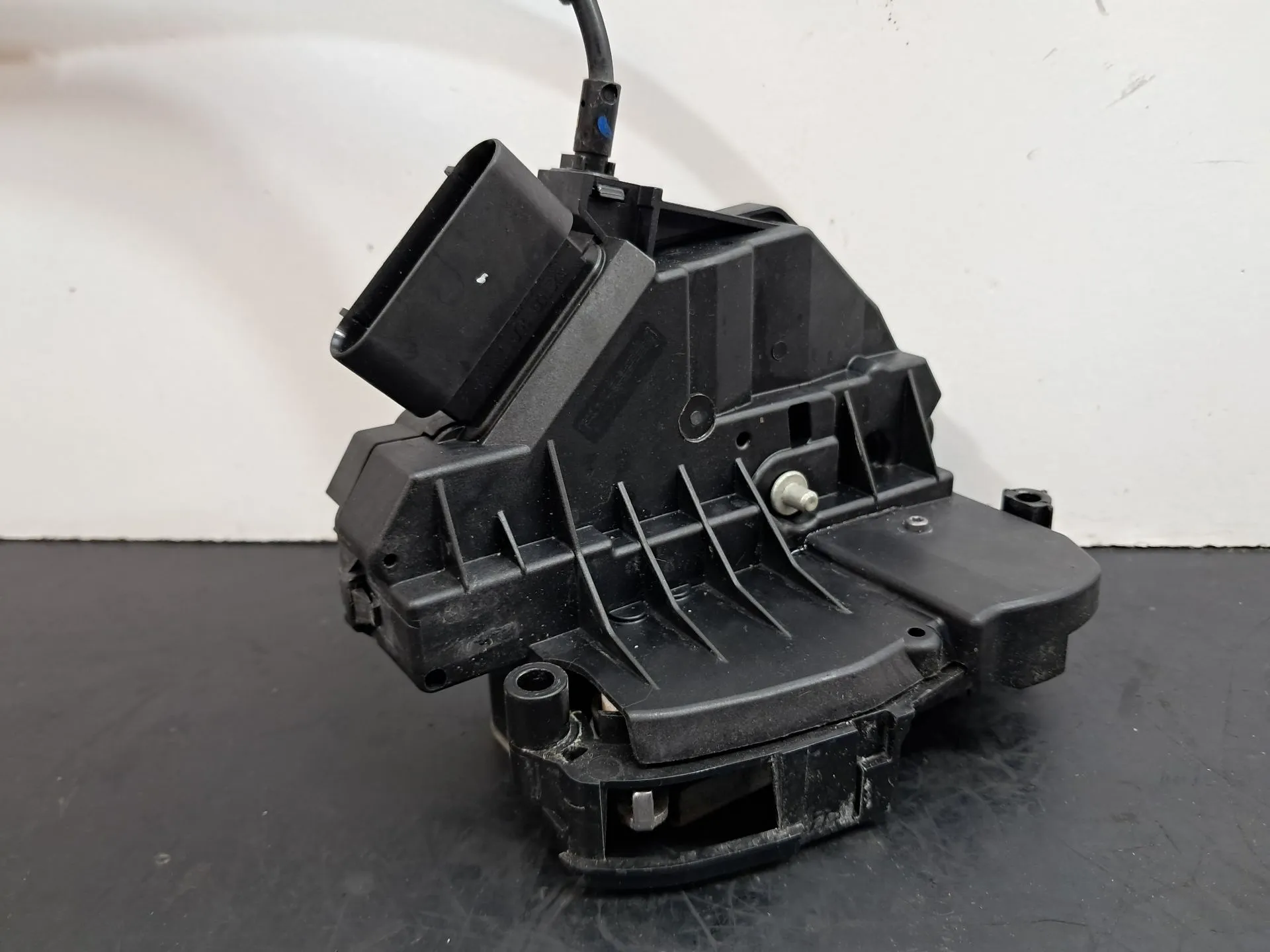 Fechadura / fecho porta frente esquerdo FORD Focus III | 2010 - 2020
