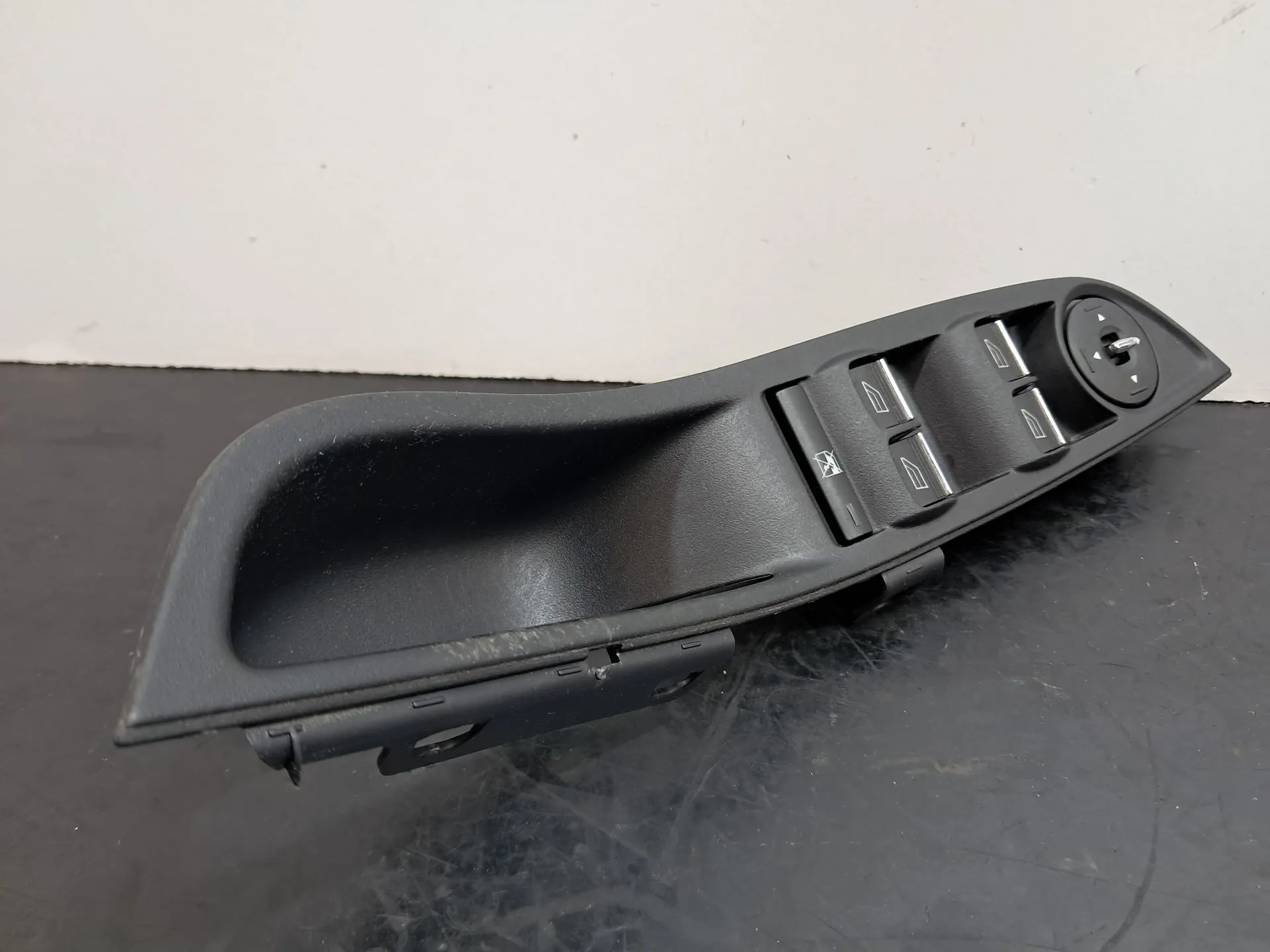 Comando / botão / interruptor vidros frente esquerdo FORD Focus III | 2010 - 2020