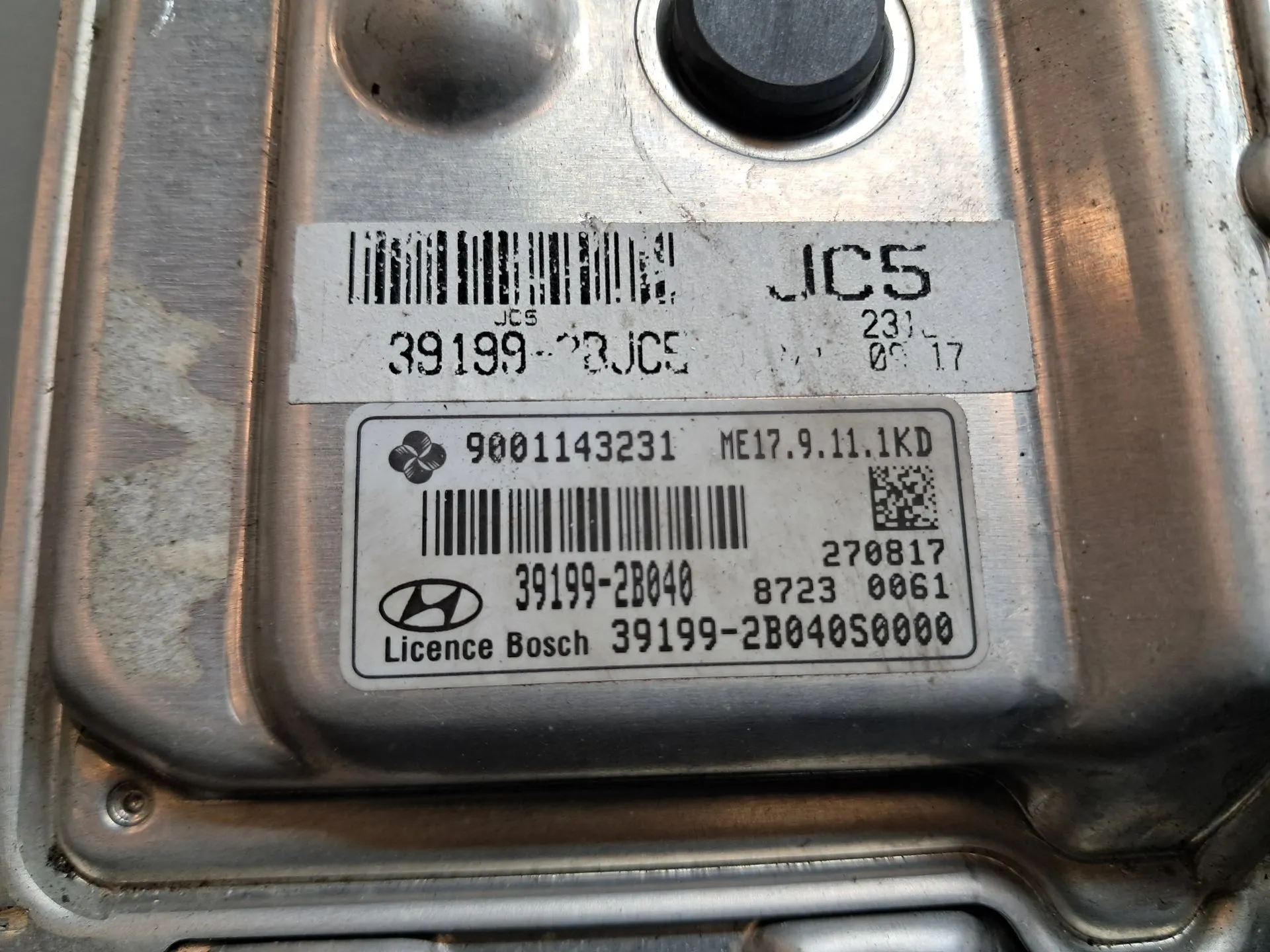 Engine control unit / ECU HYUNDAI ix20 (JC) Imagem-1