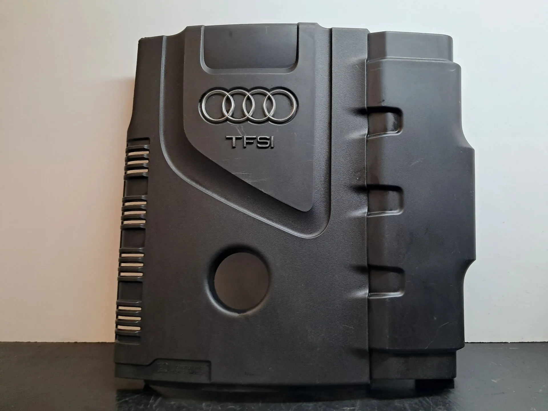 Cobertura do motor / blindagem superior do motor AUDI Q5 (8R) | 2008 - 2019