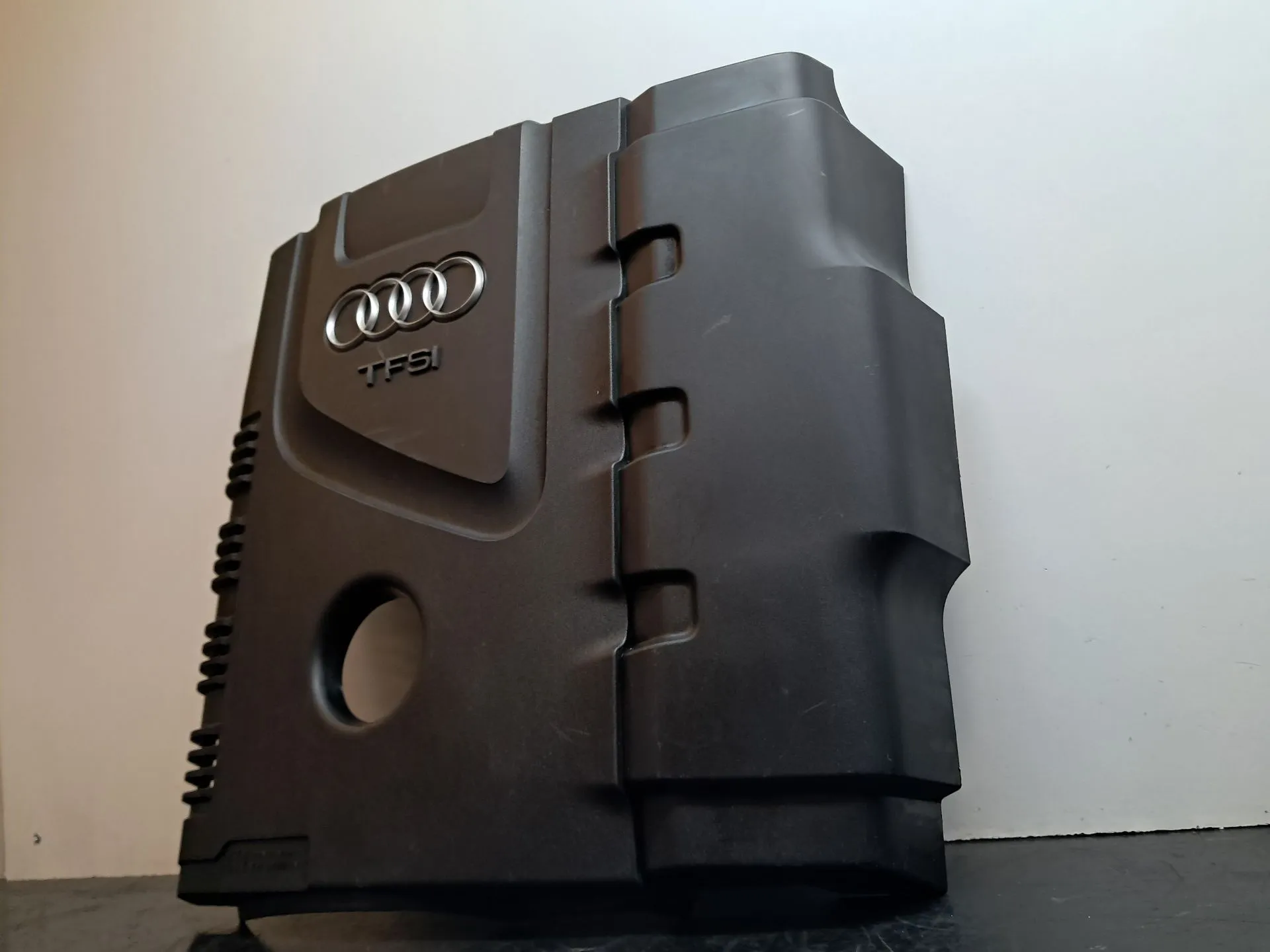 Cobertura do motor / blindagem superior do motor AUDI Q5 (8R) Imagem-2