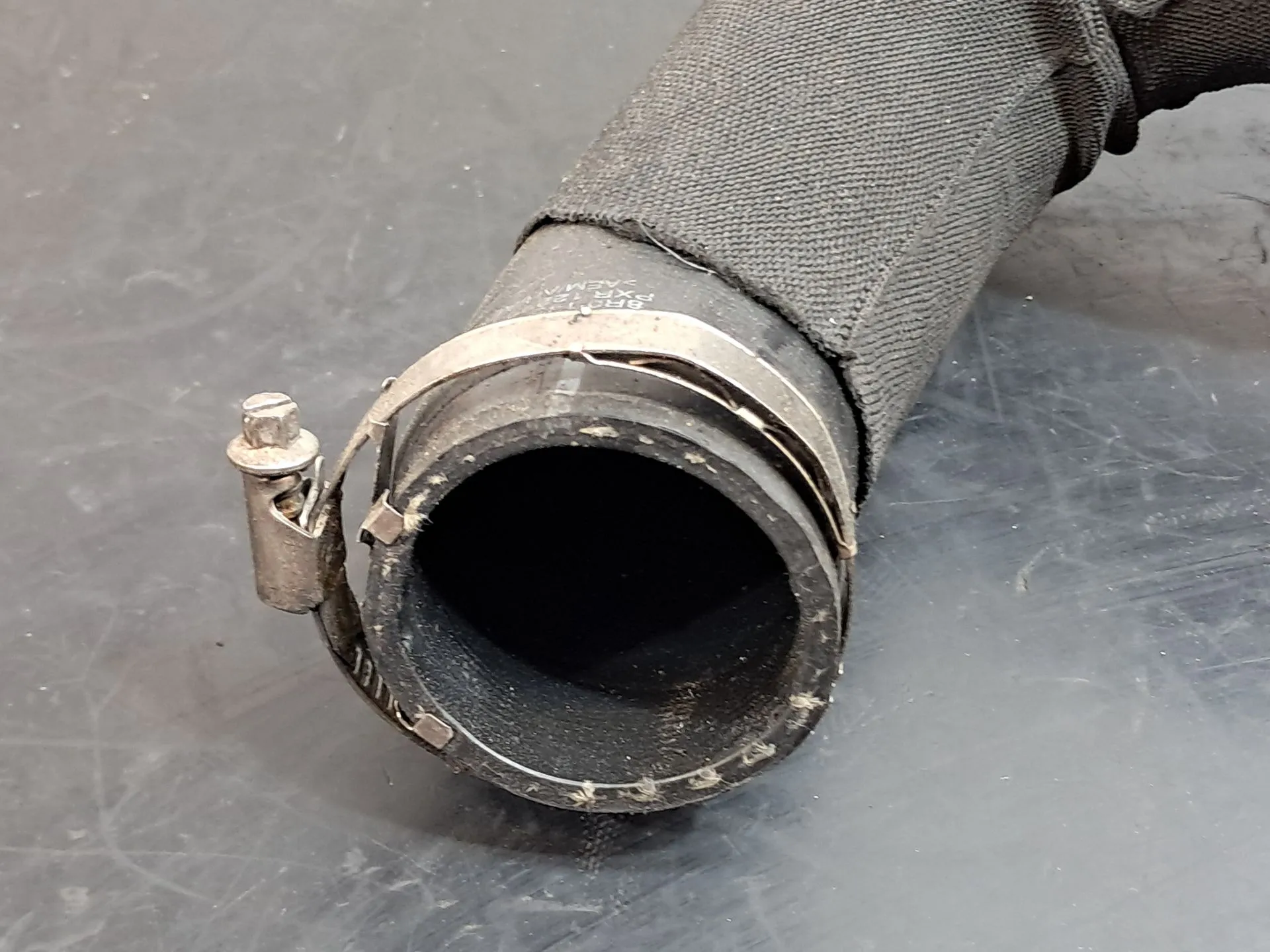 Tubo do intercooler AUDI Q5 (8R) Imagem-2