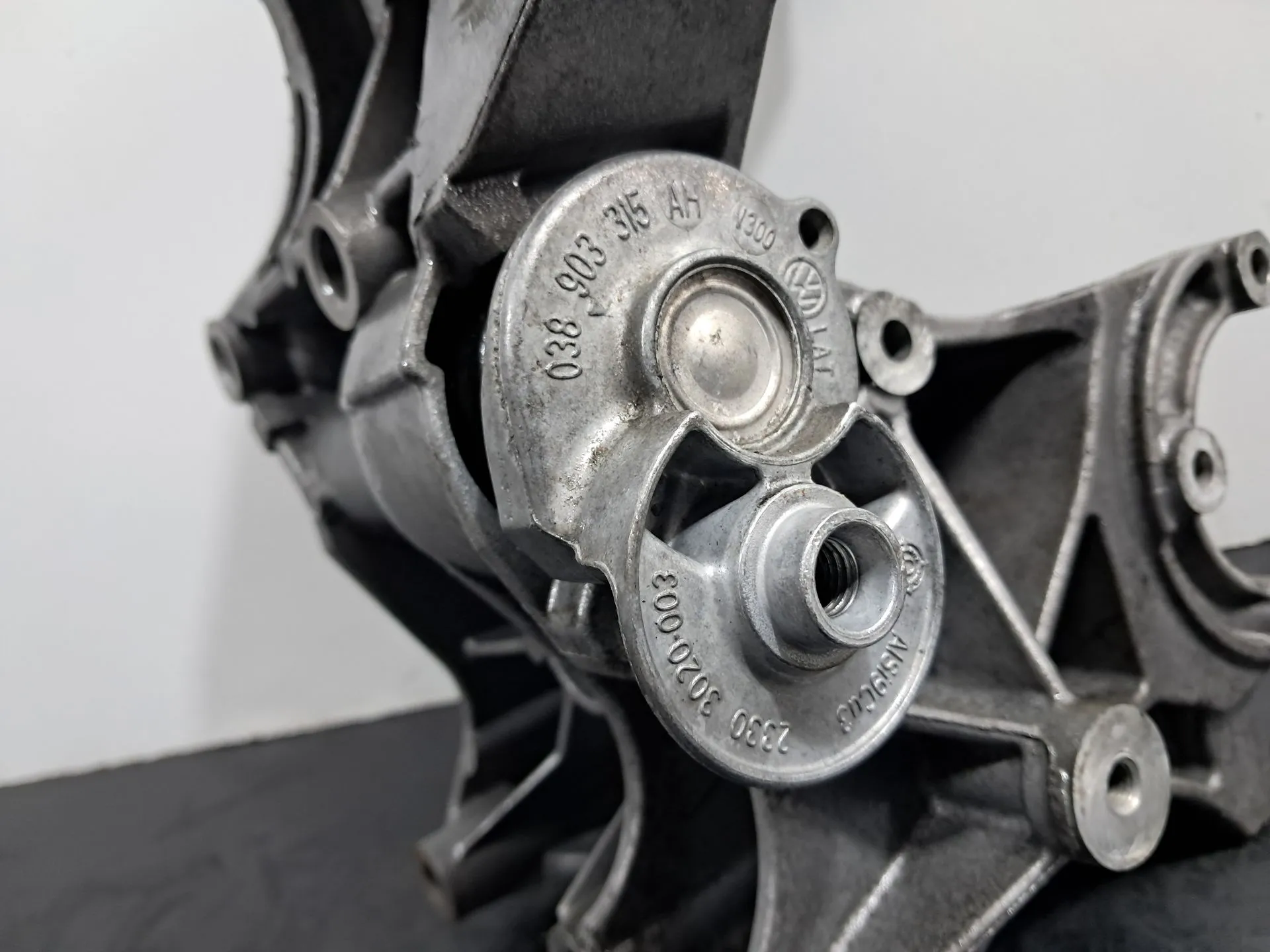 Soporte alternador AUDI A4 (8K2, B8) Imagem-4