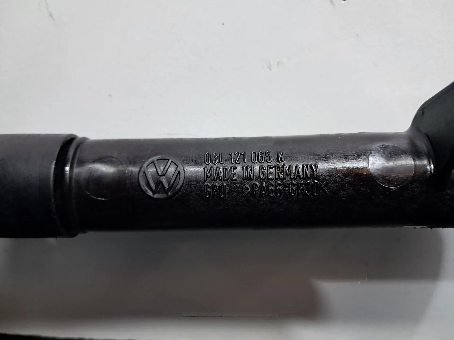 Tuyau/ Durite d'eau AUDI A4 (8K2, B8) Imagem-1