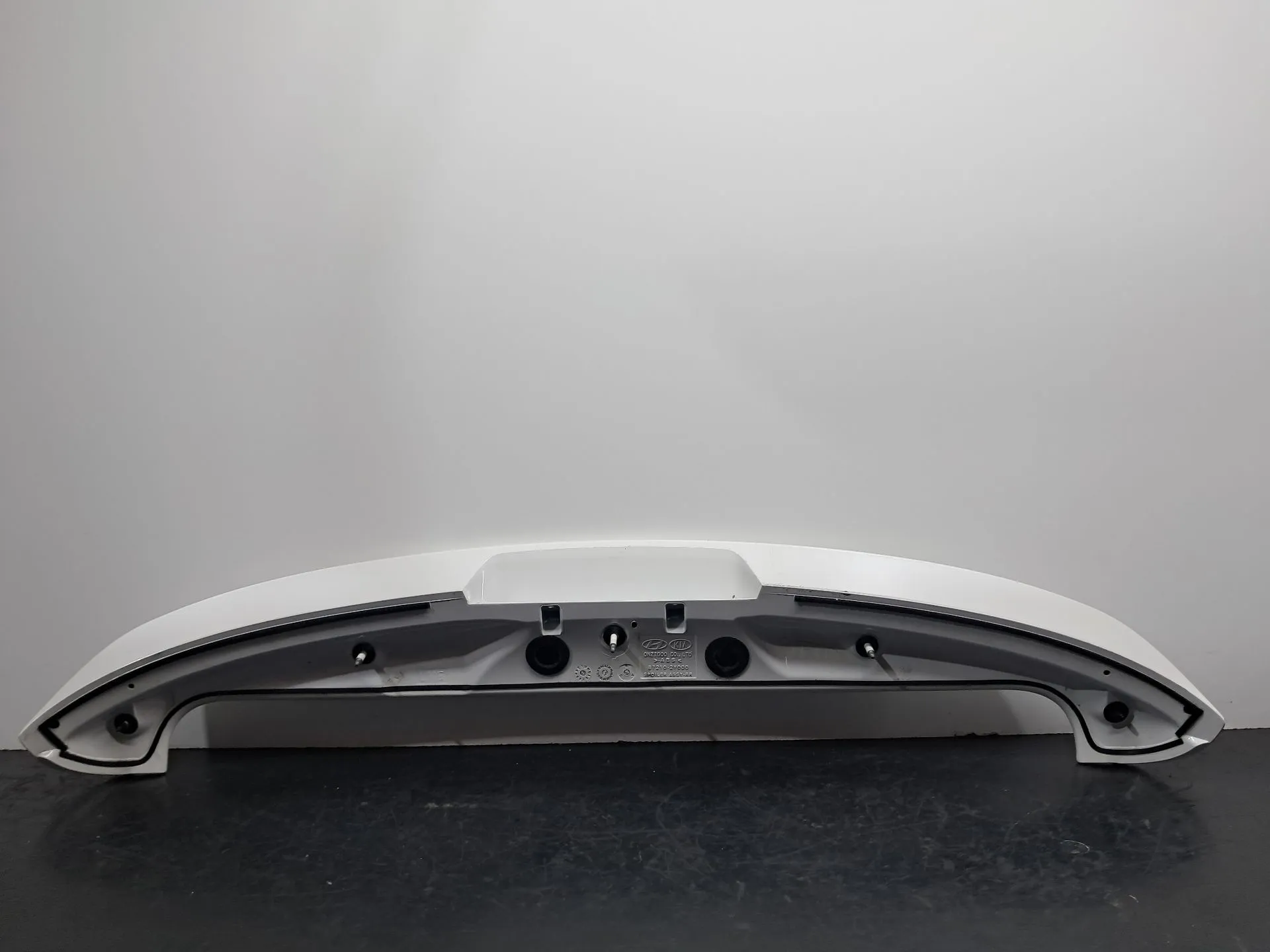 Spoiler / alerón portón trasero HYUNDAI ix35 (LM, EL, ELH) Imagem-6