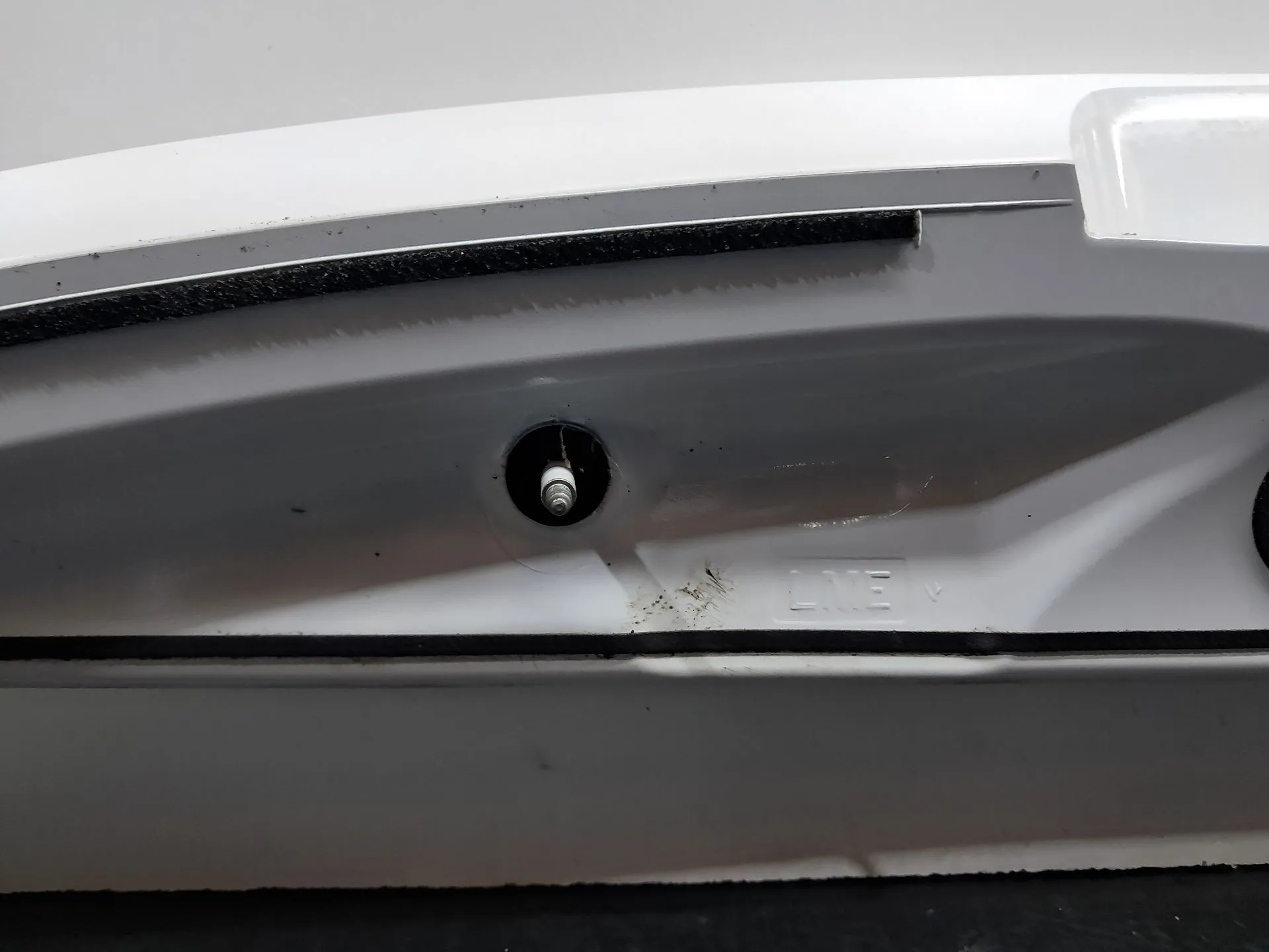 Spoiler / alerón portón trasero HYUNDAI ix35 (LM, EL, ELH) Imagem-8