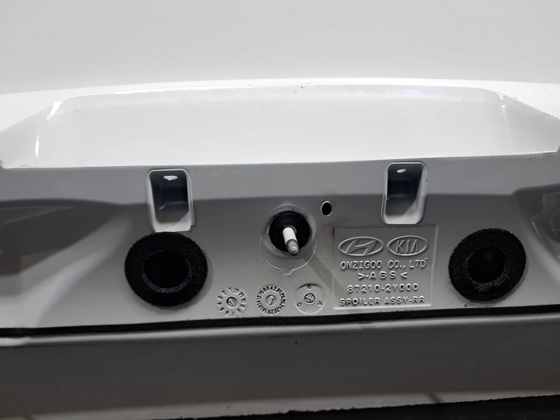 Spoiler / alerón portón trasero HYUNDAI ix35 (LM, EL, ELH) Imagem-9