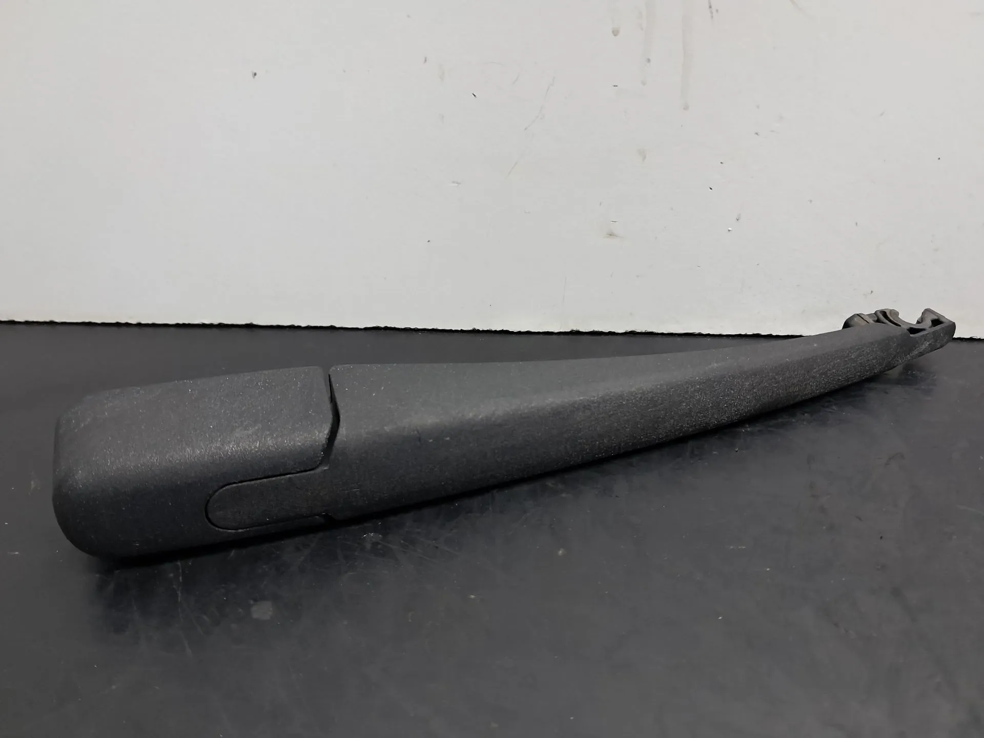 Brazo de limpiaparabrisas trasero HYUNDAI ix35 (LM, EL, ELH)