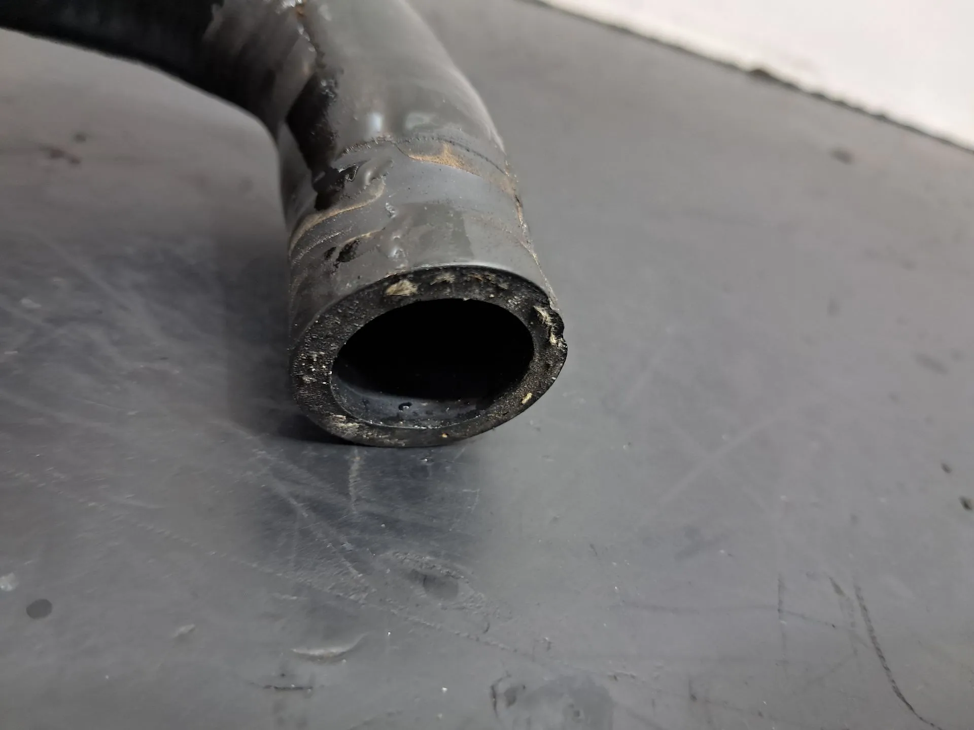 Tuyau/ Durite d'eau BMW X5 (F15, F85) Imagem-1