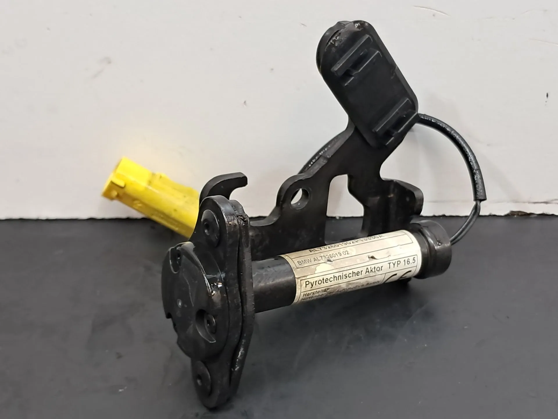 Pedestrian protection sensor BMW X5 (F15, F85)