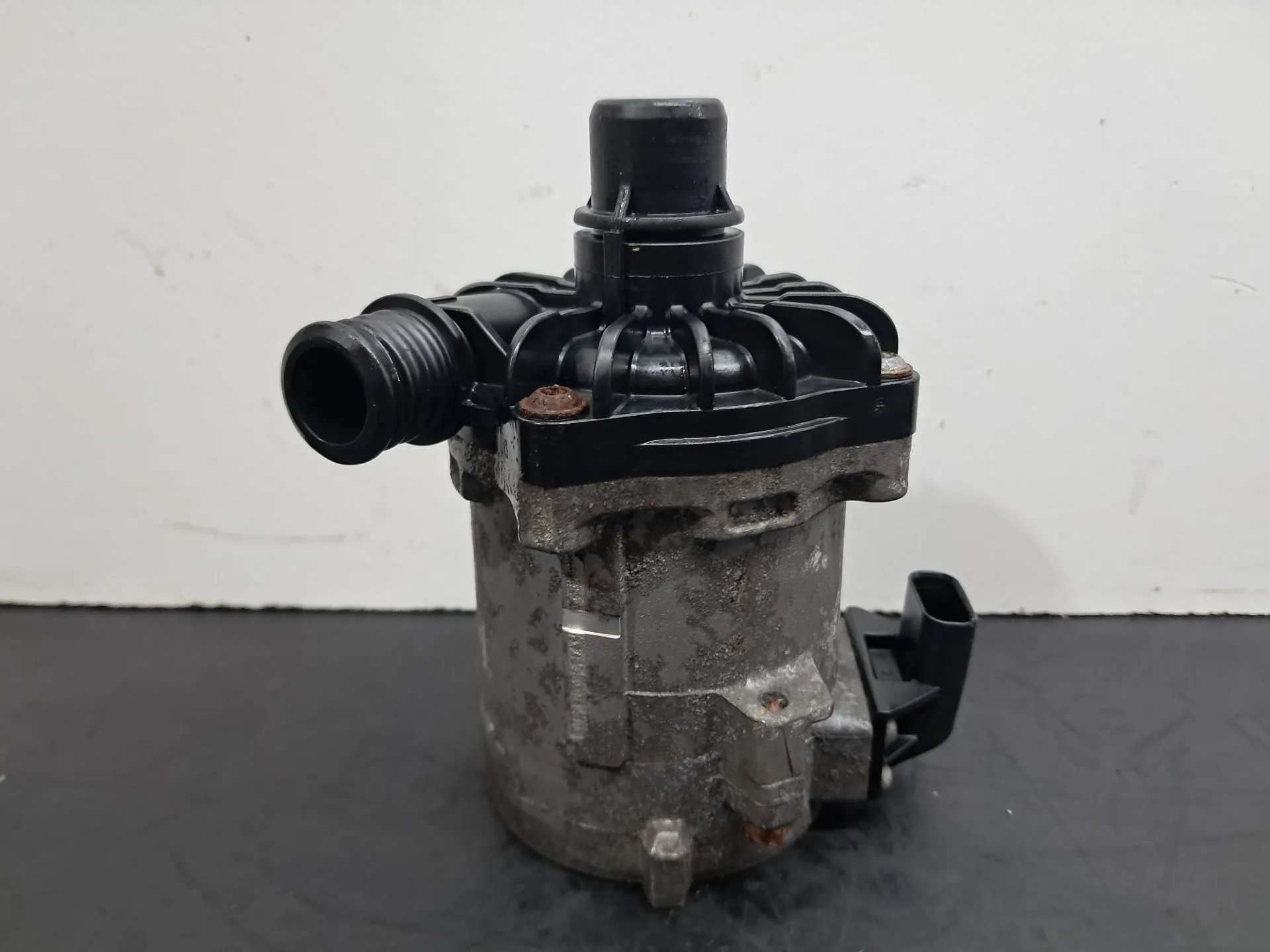 Pompe à eau supplémentaire BMW X5 (F15, F85) Imagem-1