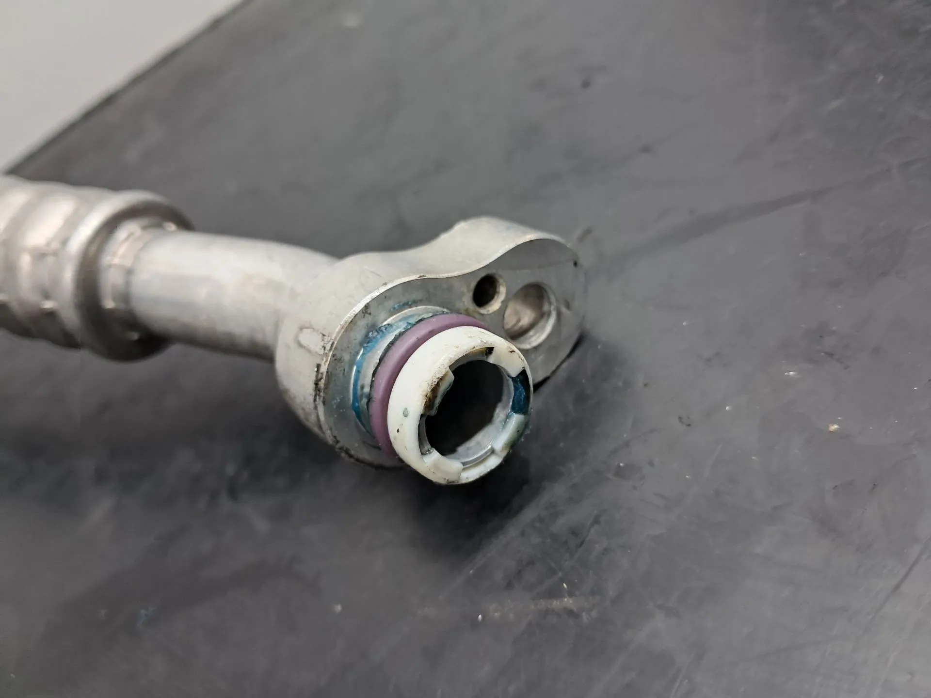 Tuyau de climatisation BMW X5 (F15, F85) Imagem-2