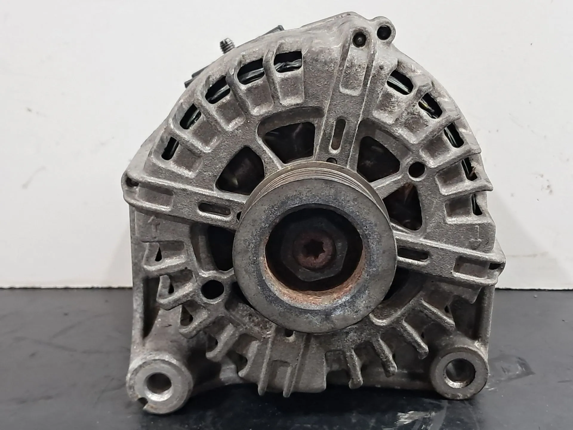 Alternador BMW X5 (F15, F85) Imagem-1