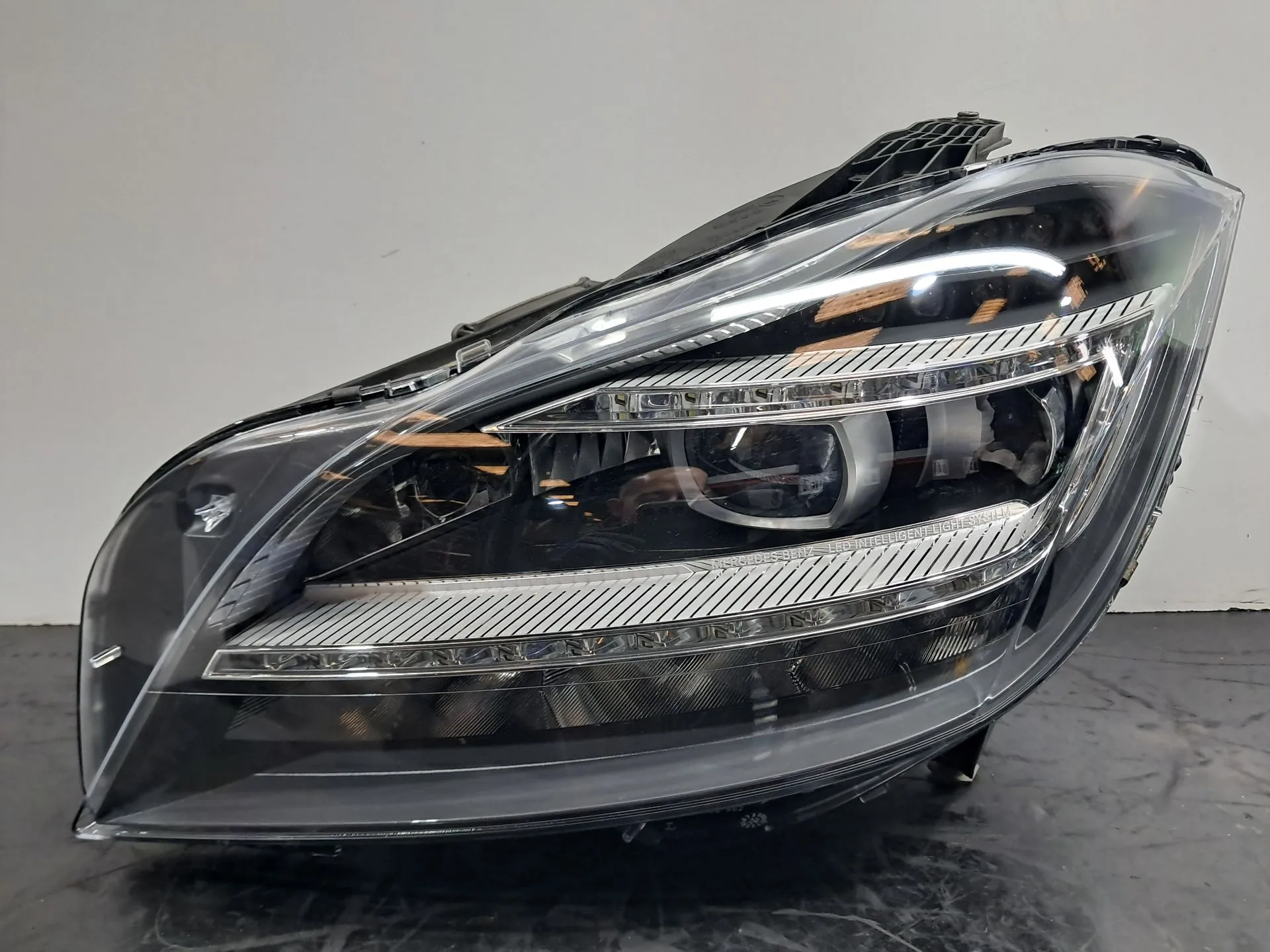 Left Headlight MERCEDES-BENZ CLS (C218)