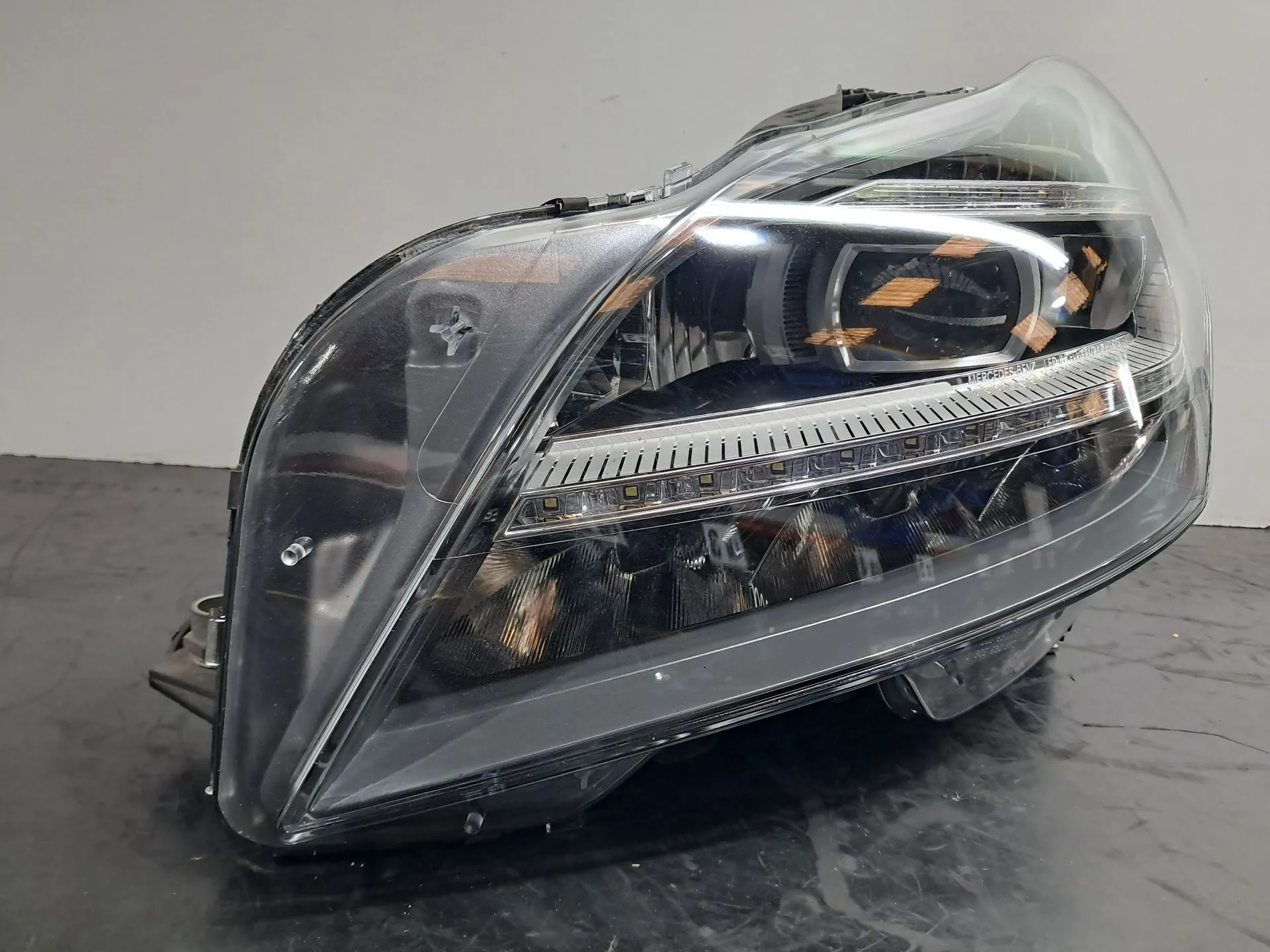 Left Headlight MERCEDES-BENZ CLS (C218) Imagem-1
