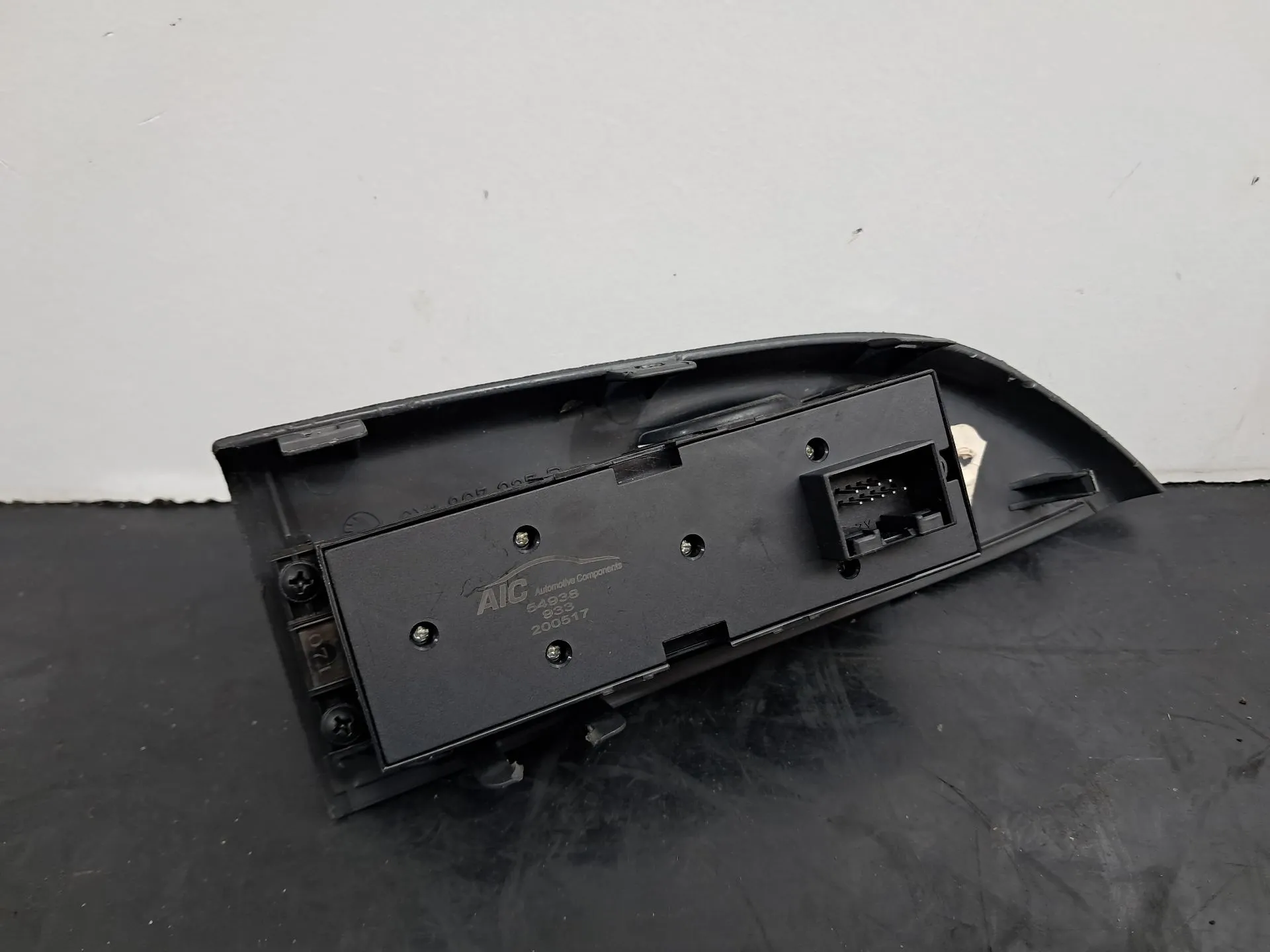 Left Front window control SKODA Fabia I Break (6Y5) Imagem-3