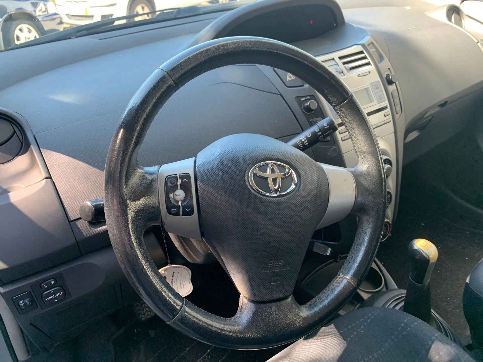 Volante TOYOTA Yaris (_P9_)