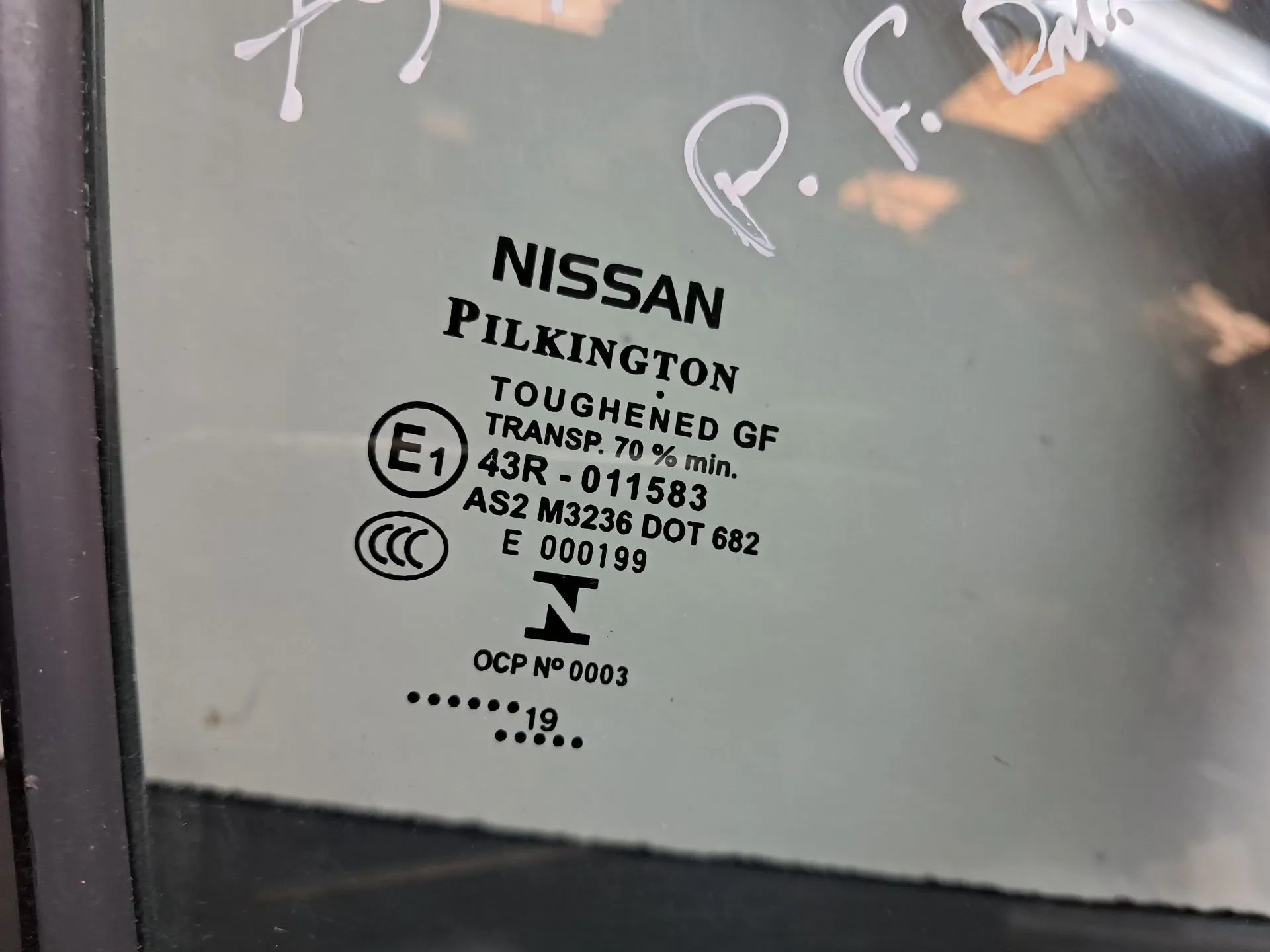 Right front triangle window NISSAN Micra V (K14) Imagem-1
