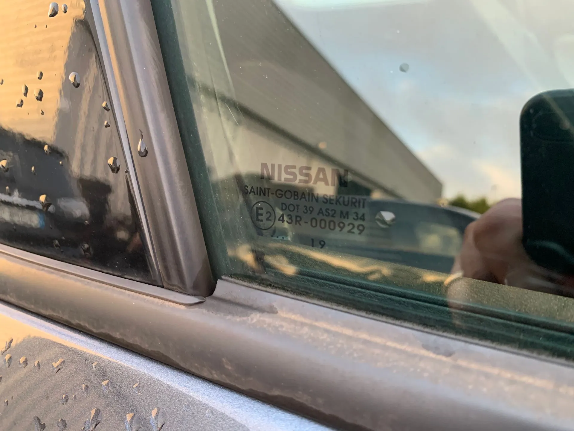 Right front door glass NISSAN Micra V (K14) Imagem-2